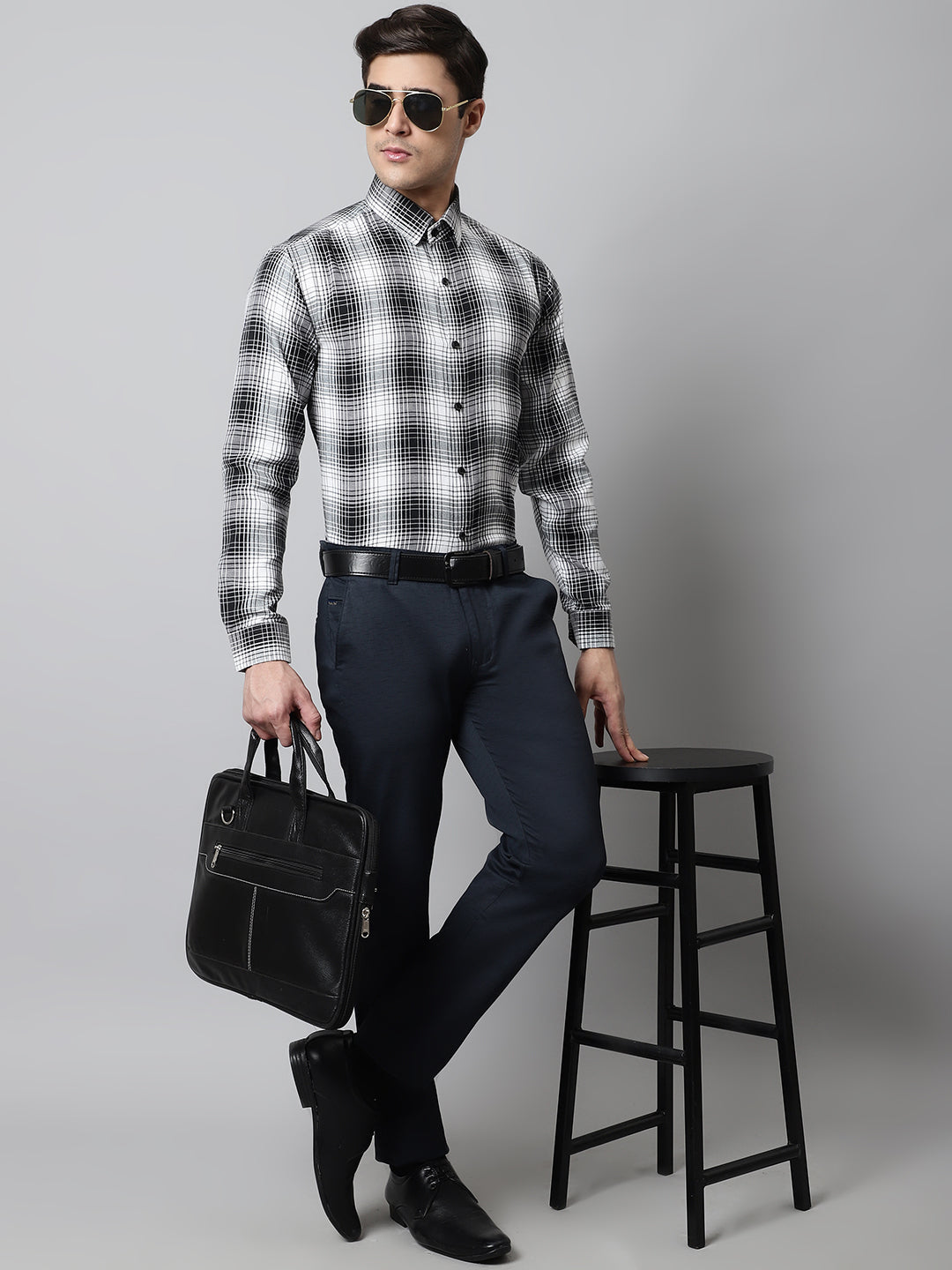 Men's Black Checks Regular Fit Cotton Formal Shirt - Taantav