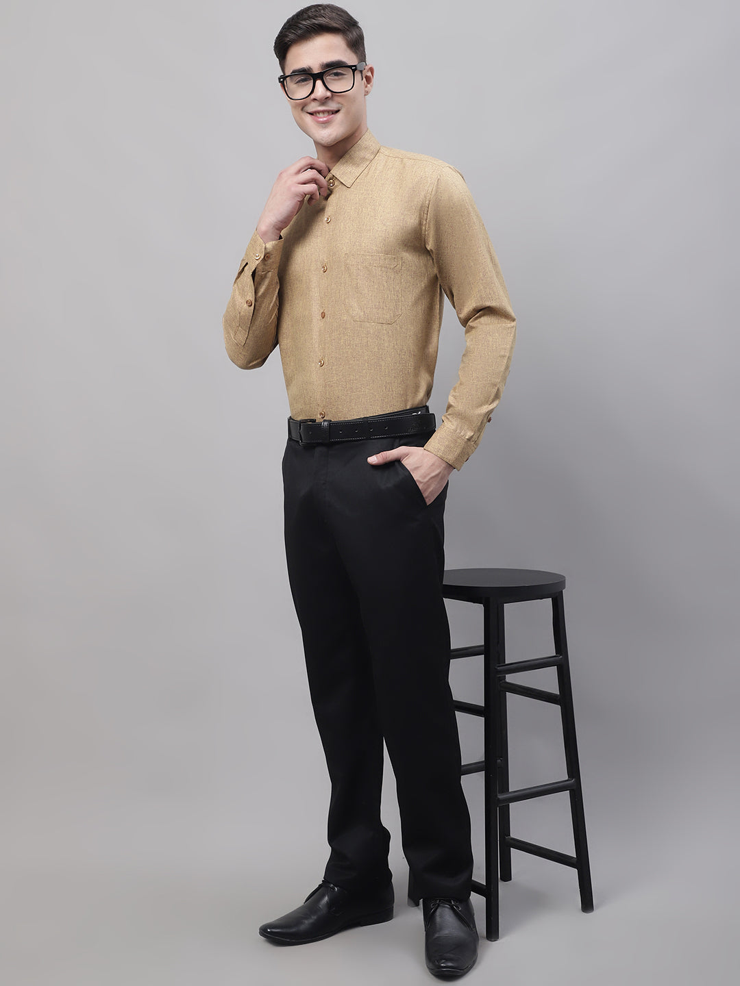 Men's Brown Cotton Solid Formal Shirt - Taantav