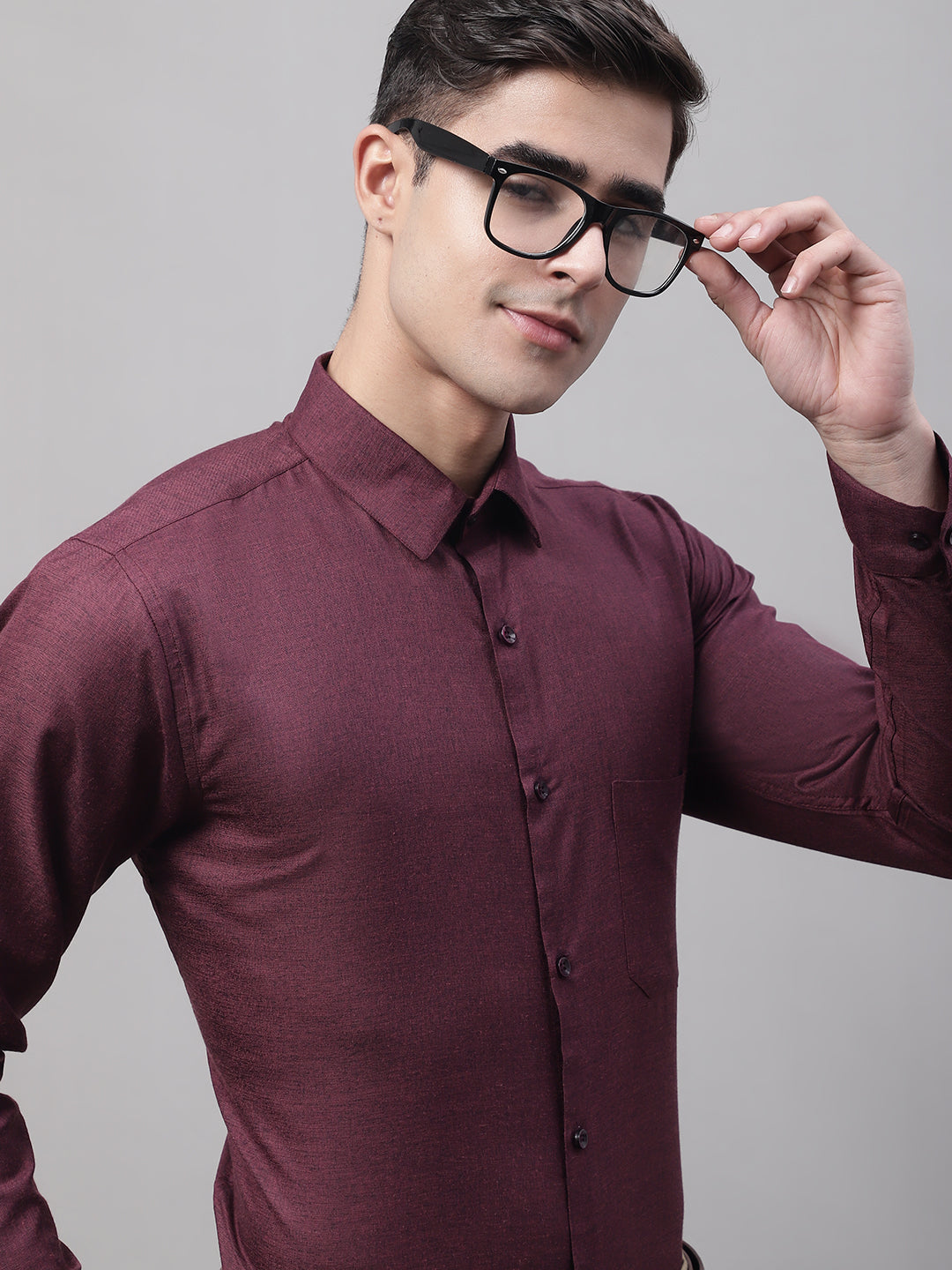 Men's Maroon Cotton Solid Formal Shirt - Taantav