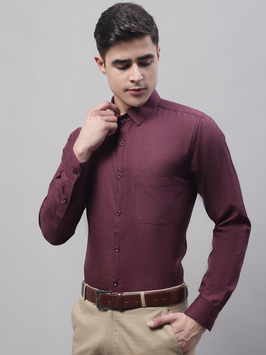 Men's Maroon Cotton Solid Formal Shirt - Taantav