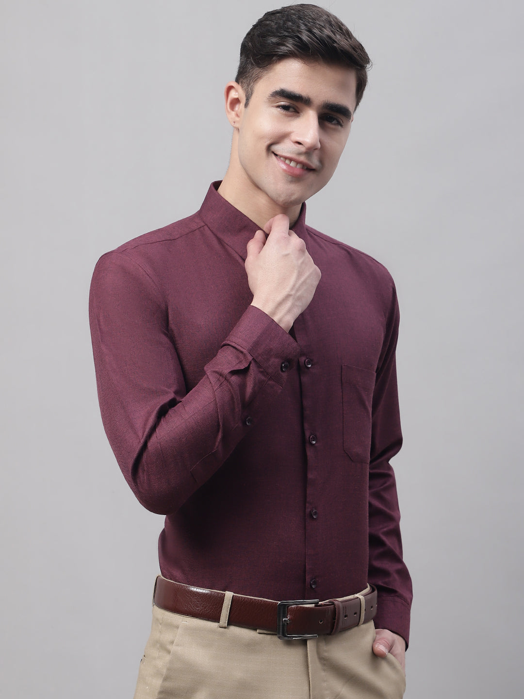 Men's Maroon Cotton Solid Formal Shirt - Taantav