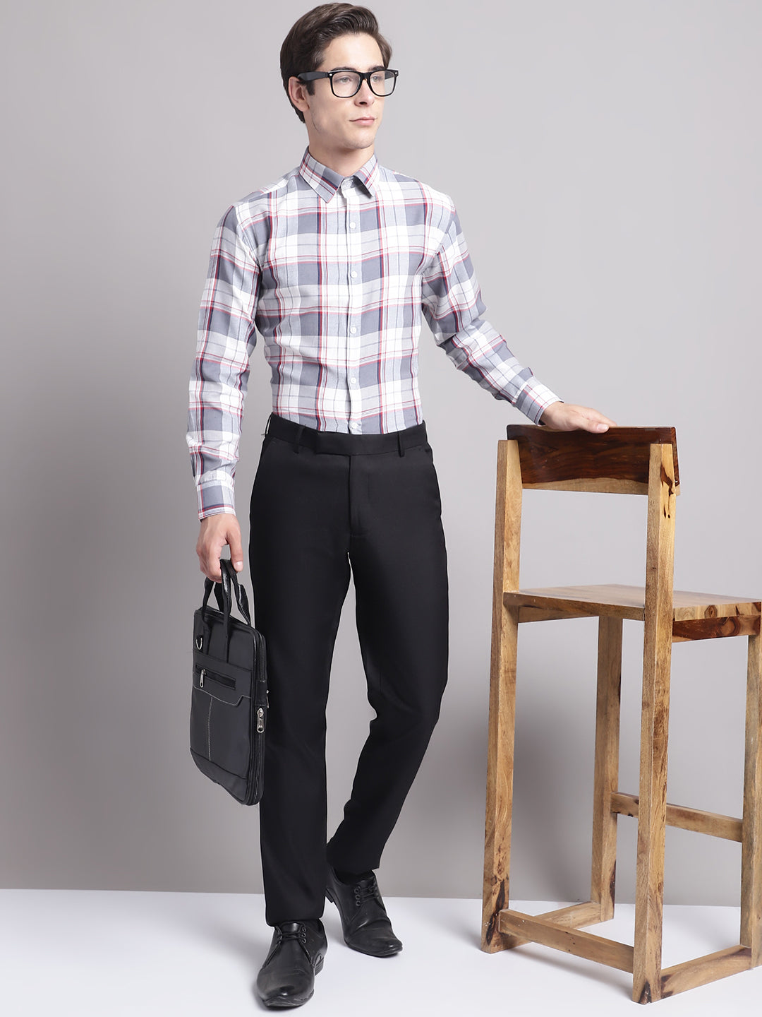 Men's Grey Checked Regular Fit Formal Shirt - Taantav