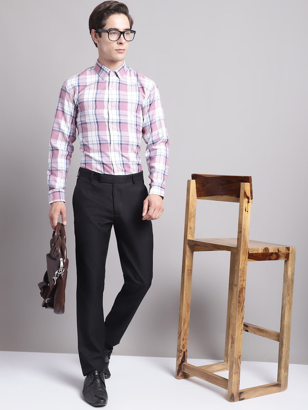 Men's Pink Checked Regular Fit Formal Shirt - Taantav