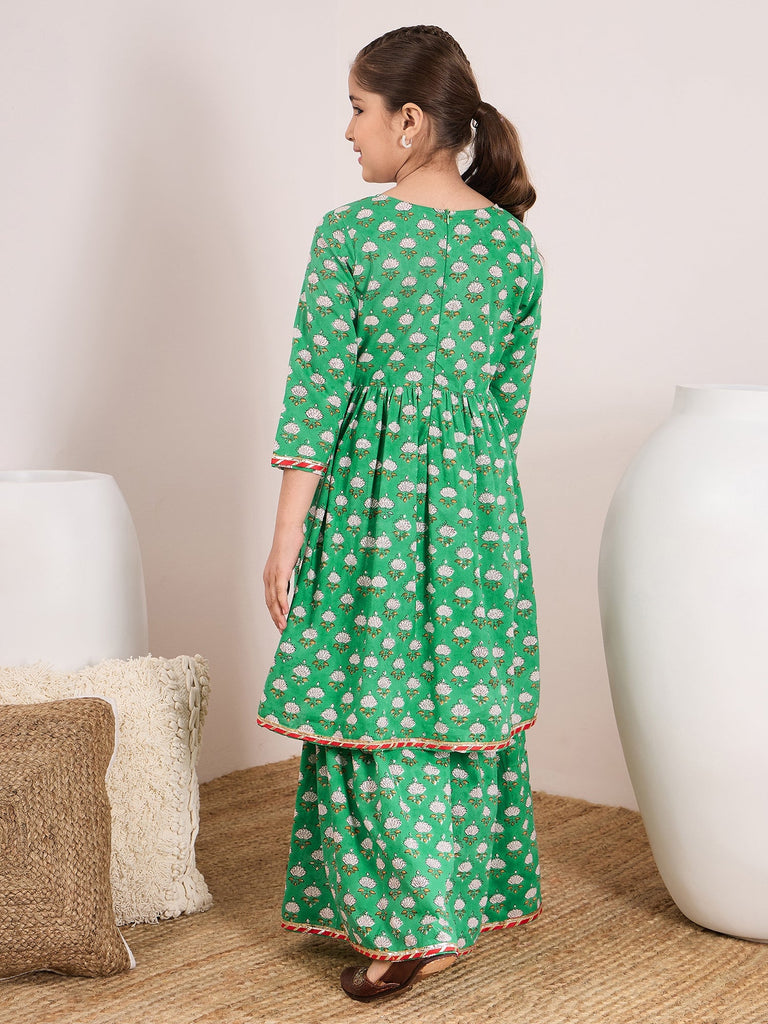 Girls Ethnic Motifs Printed Empire Gotta Patti Kurta With Sharara