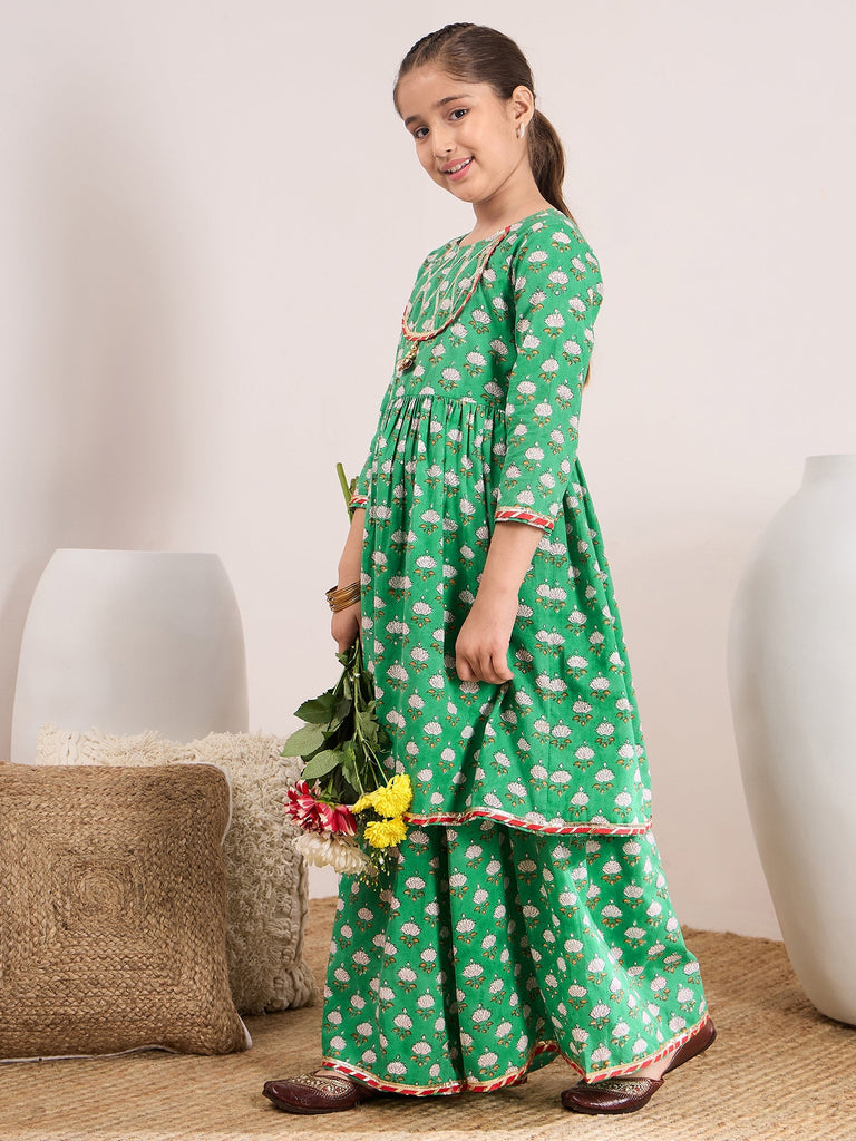 Girls Ethnic Motifs Printed Empire Gotta Patti Kurta With Sharara