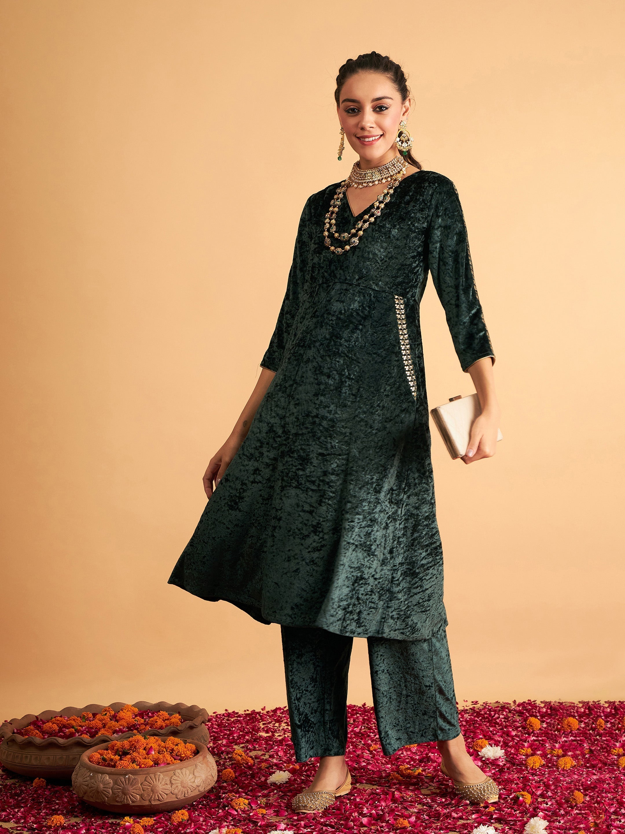 Women's Emerald Velvet Embroidered Pocket Anarkali Dress