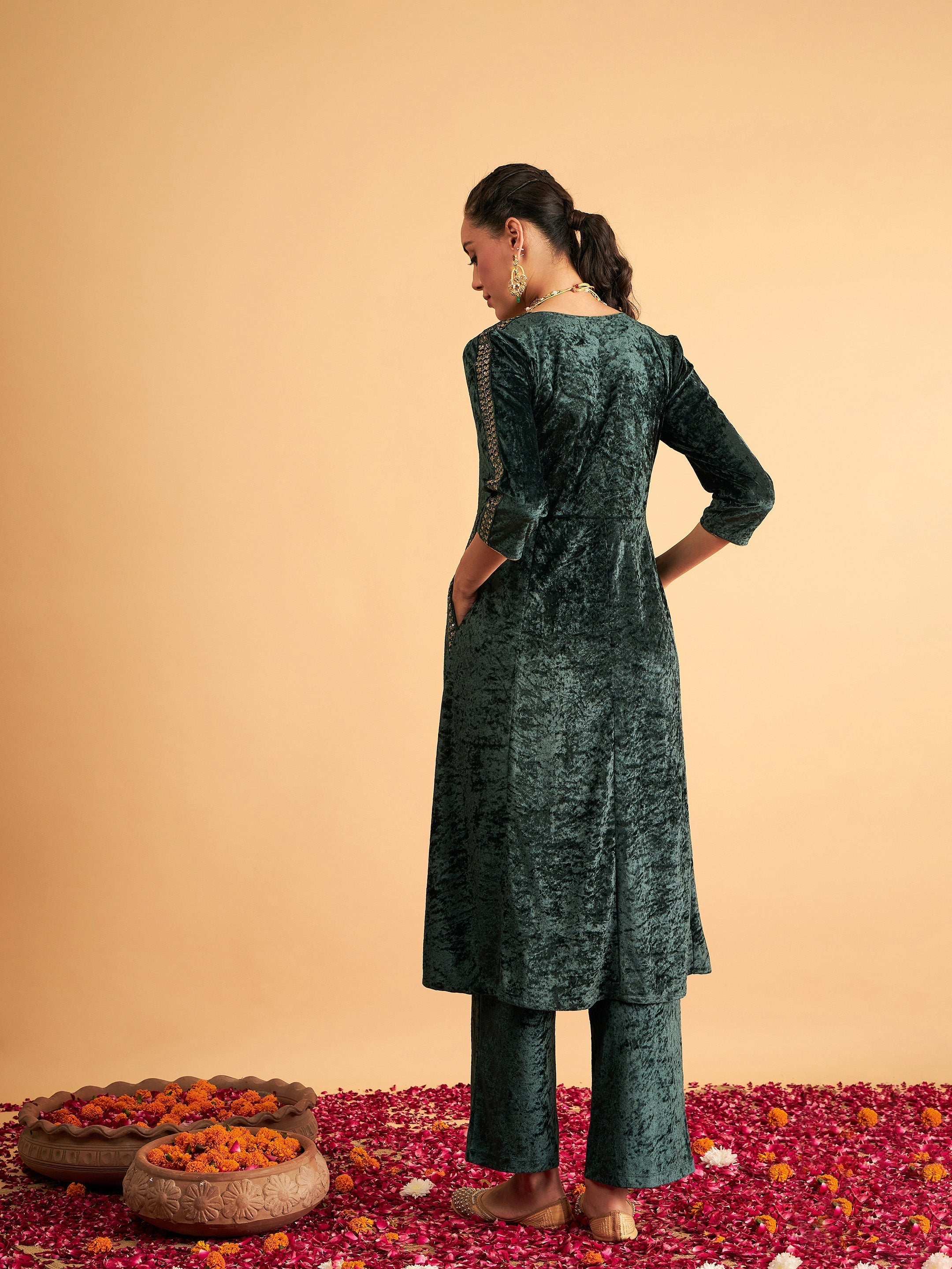 Women's Emerald Velvet Embroidered Pocket Anarkali Dress
