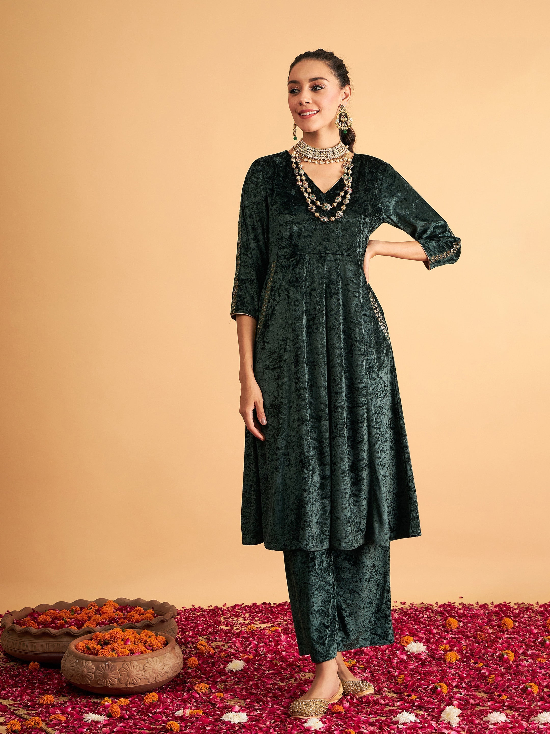 Women's Emerald Velvet Embroidered Pocket Anarkali Dress