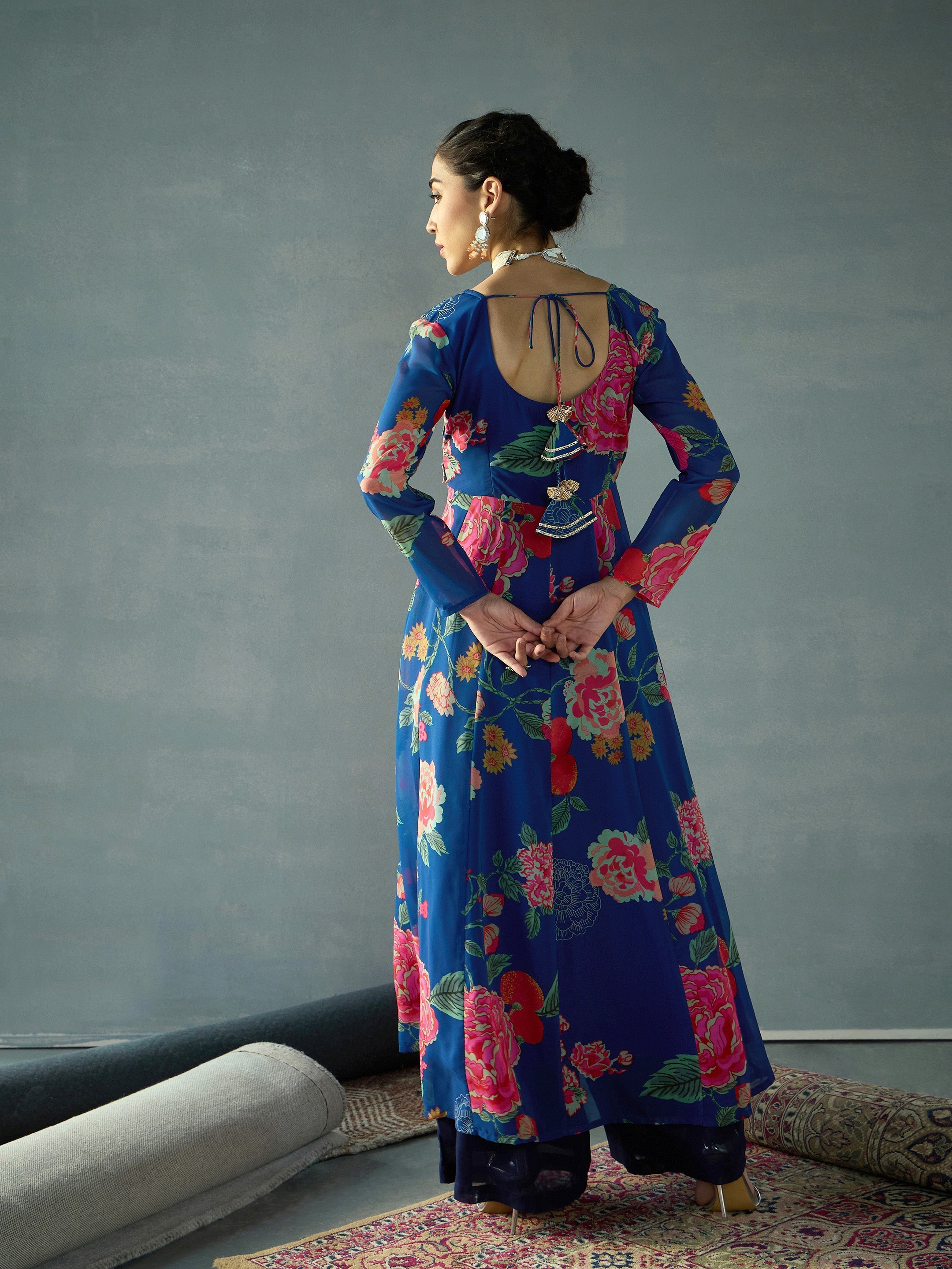 Women's Navy Blue Floral Kurta - Sassafras