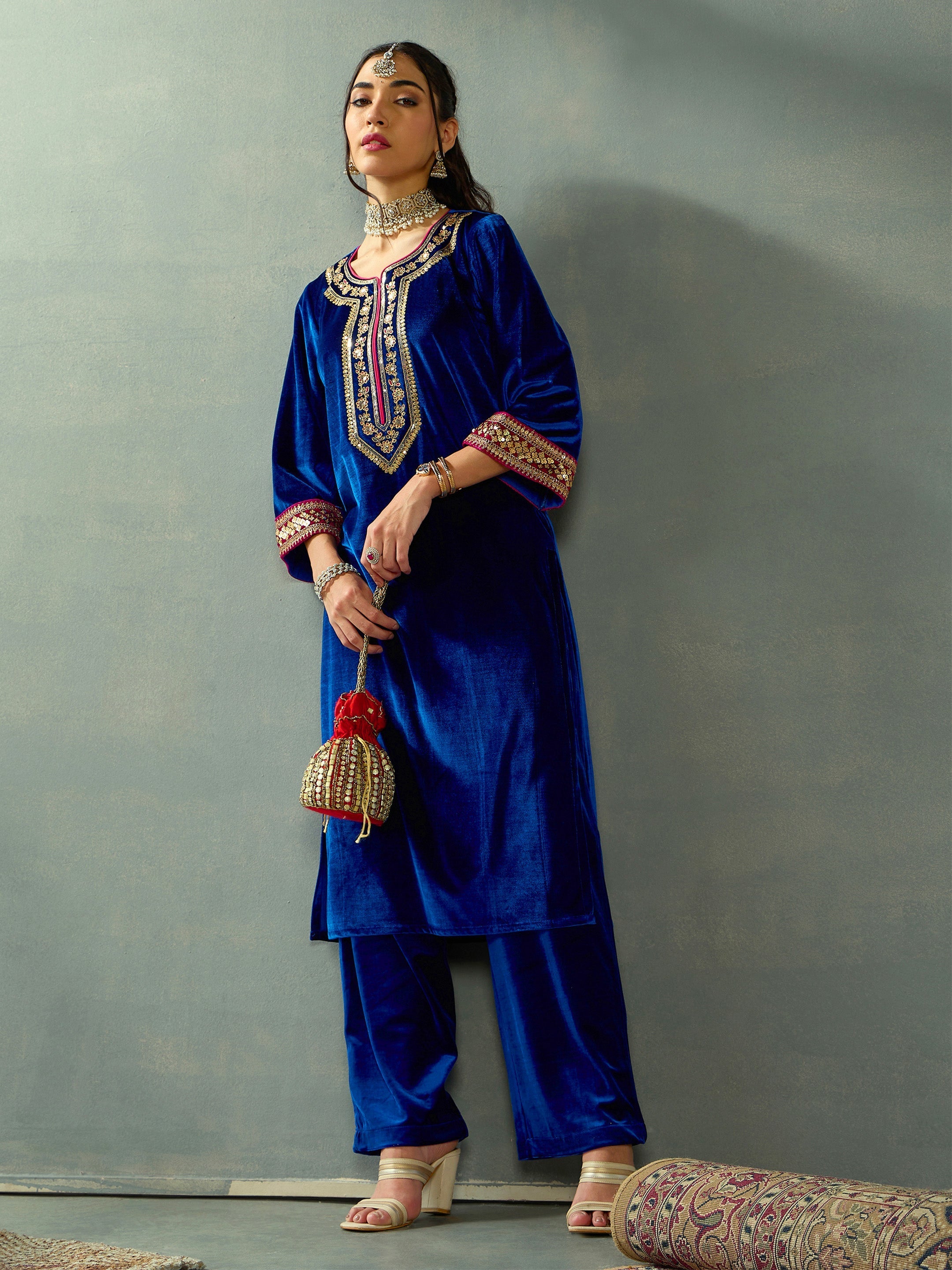 Women's Blue Embroidered Kurta Set - Sassafras