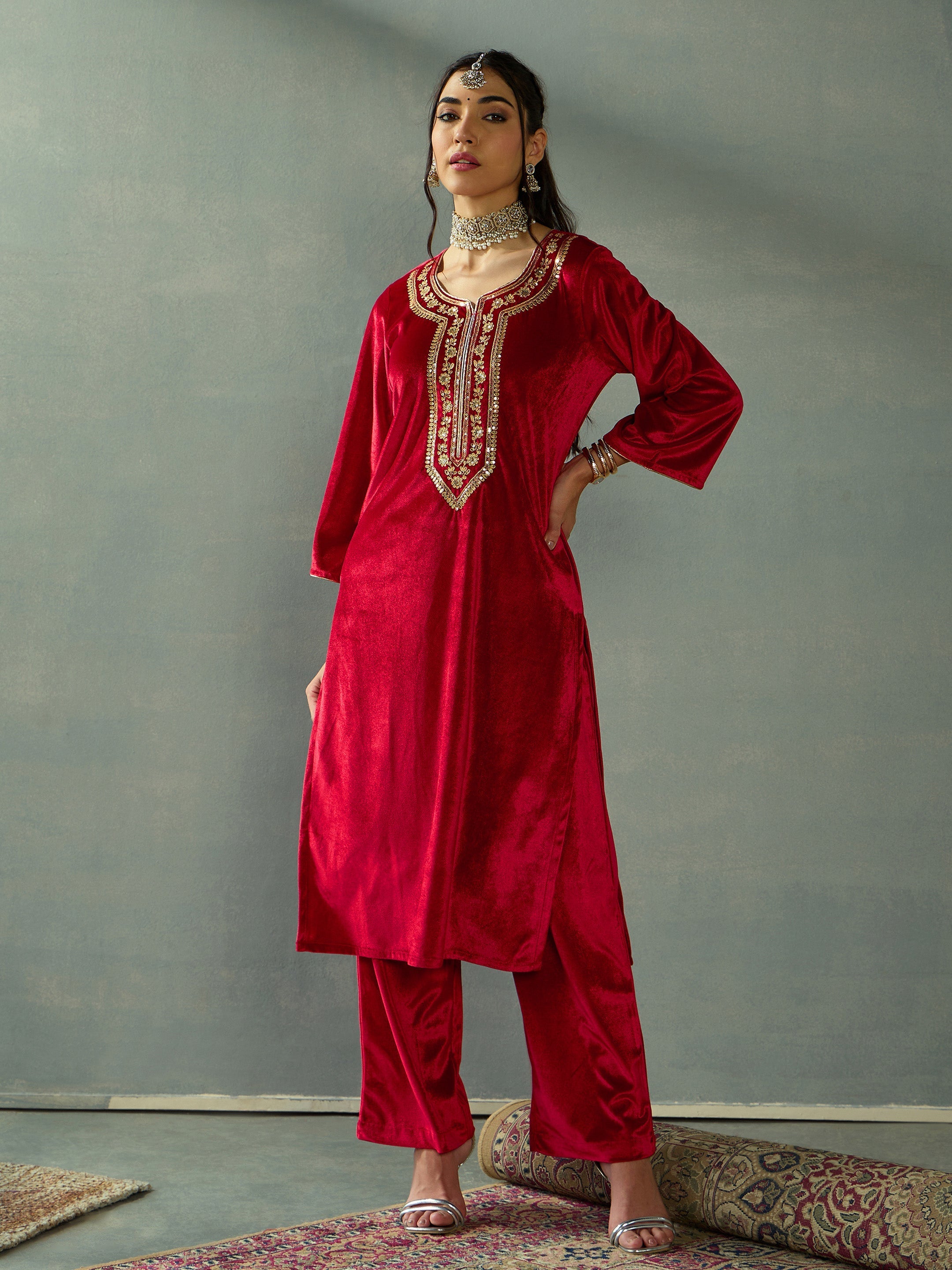 Women's Red Embroidered Kurta - Sassafras