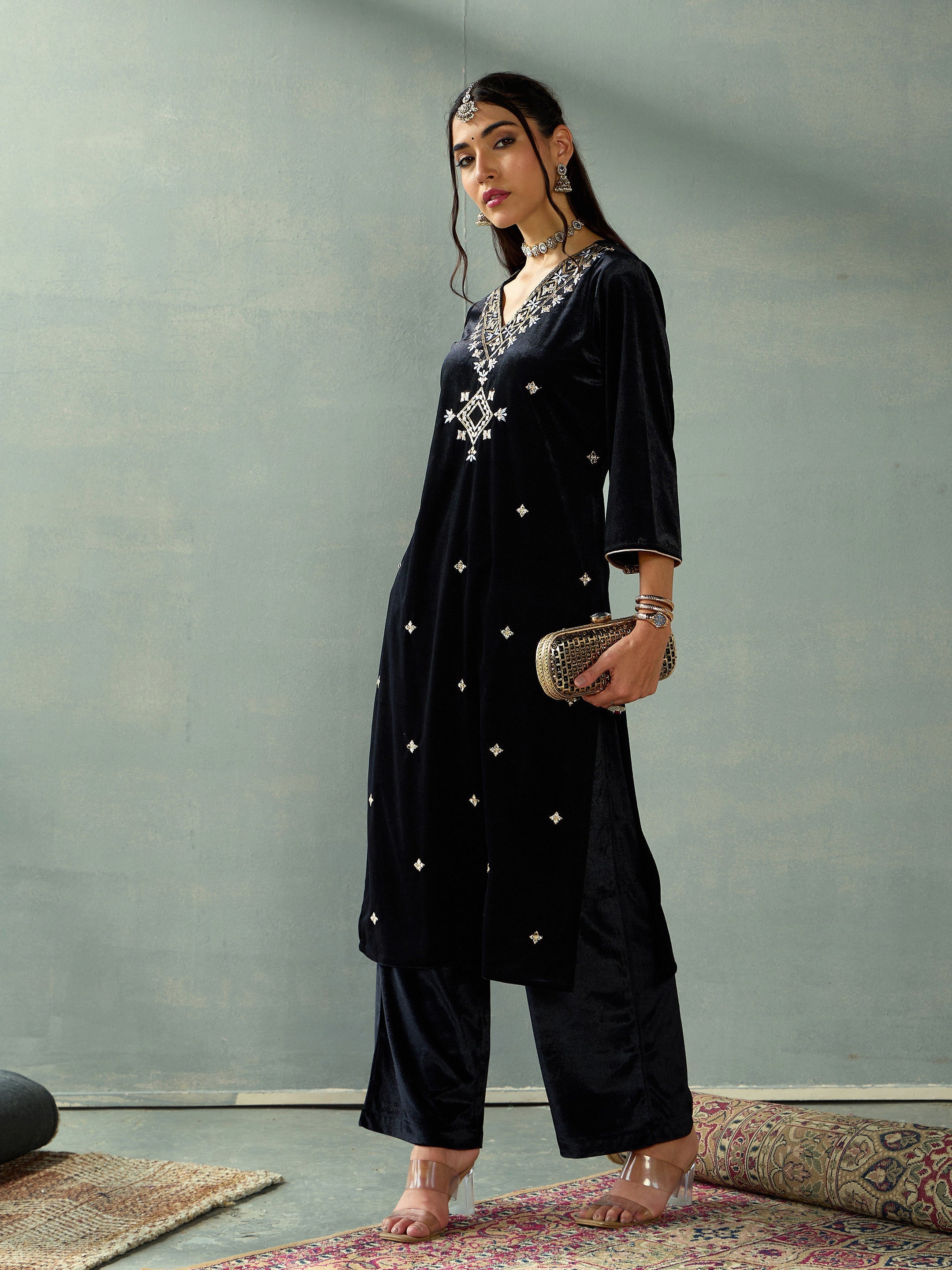 Women's Black Embroidered Kurta Set - Sassafras