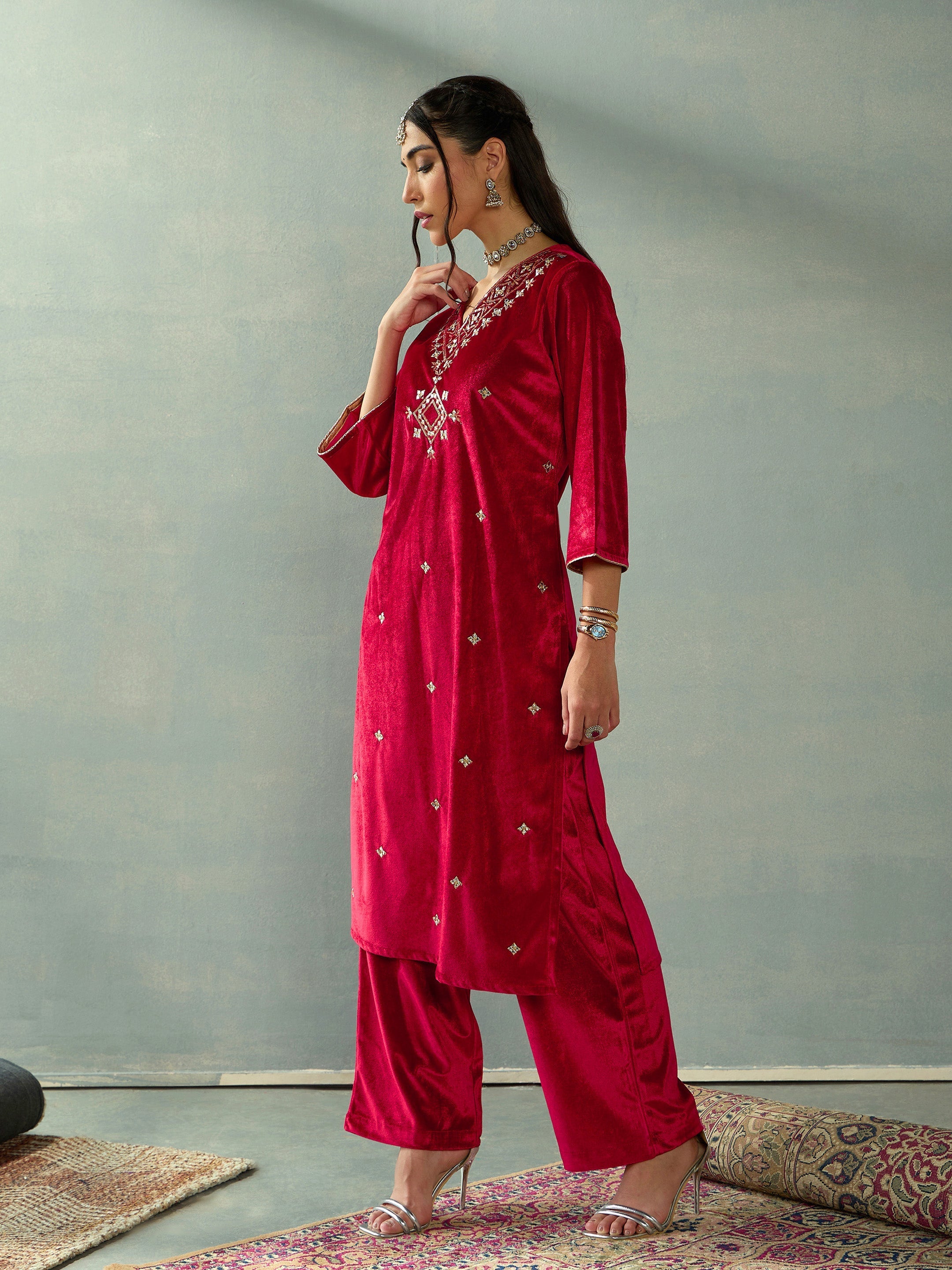 Women's Red Embroidered Kurta Set - Sassafras