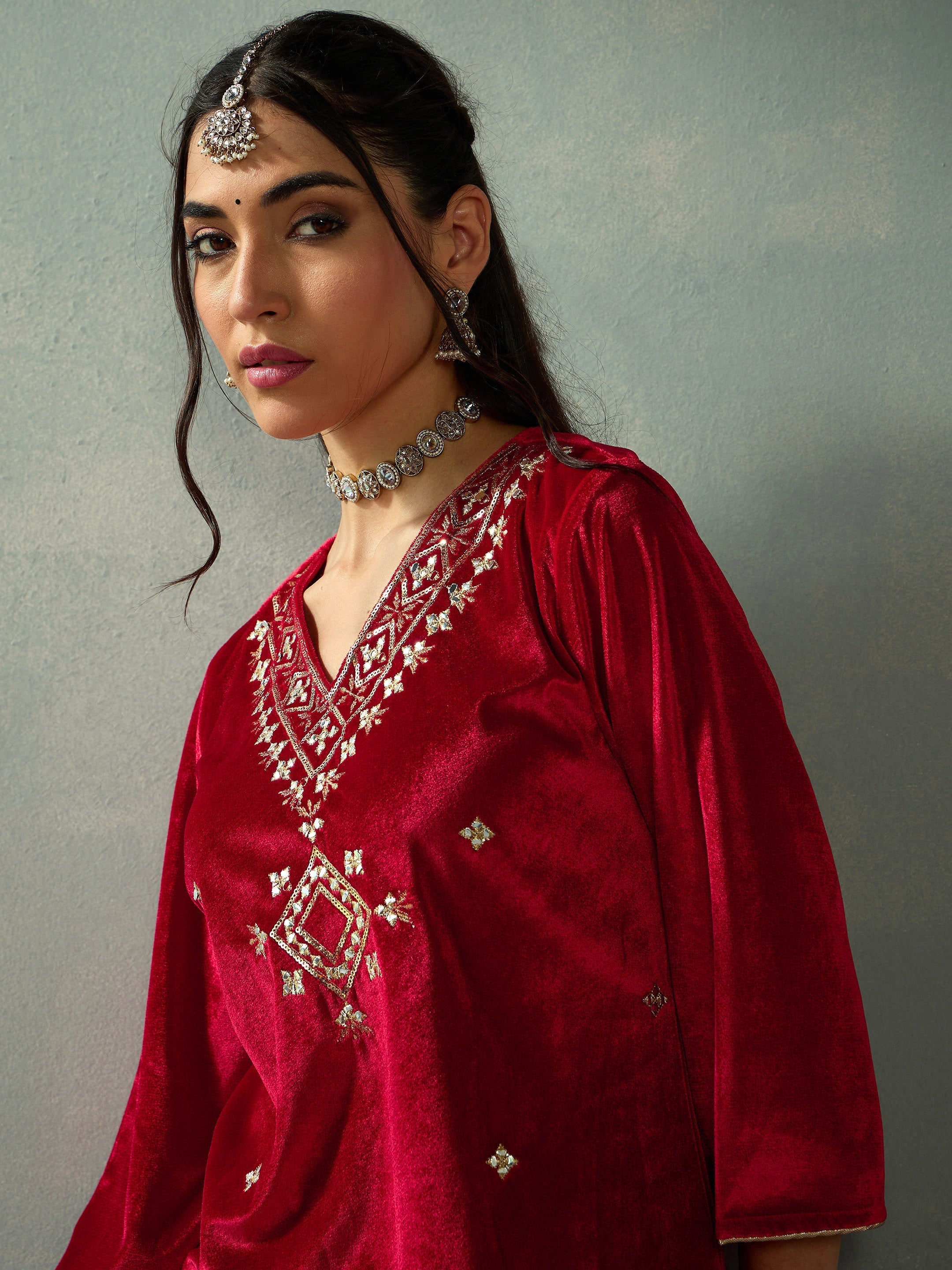 Women's Red Embroidered Kurta Set - Sassafras