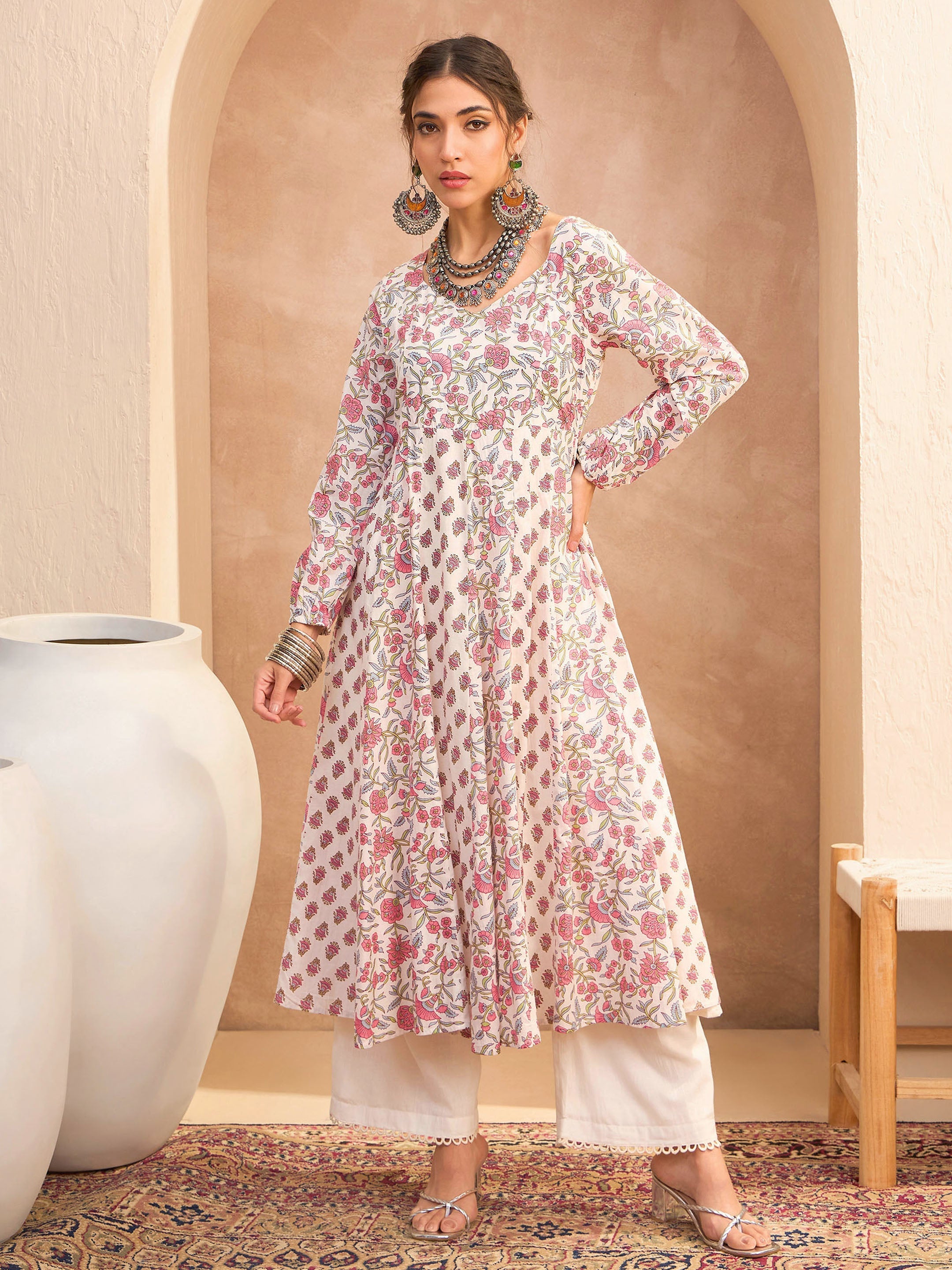 Women's White Floral Sweetheart Neck Anarkali Kurta-SHAE