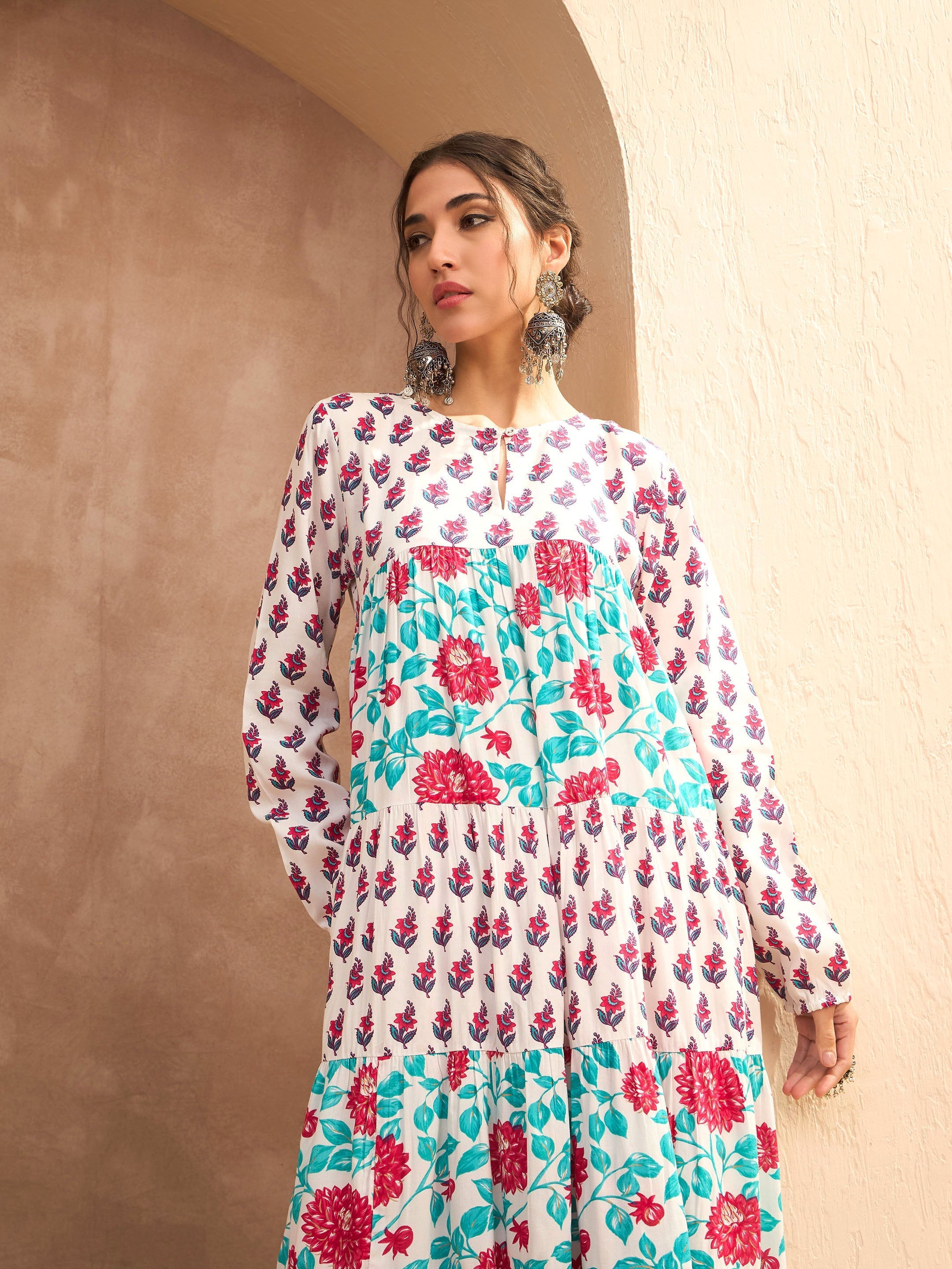 Women's White Floral Tiered Kurta-SHAE