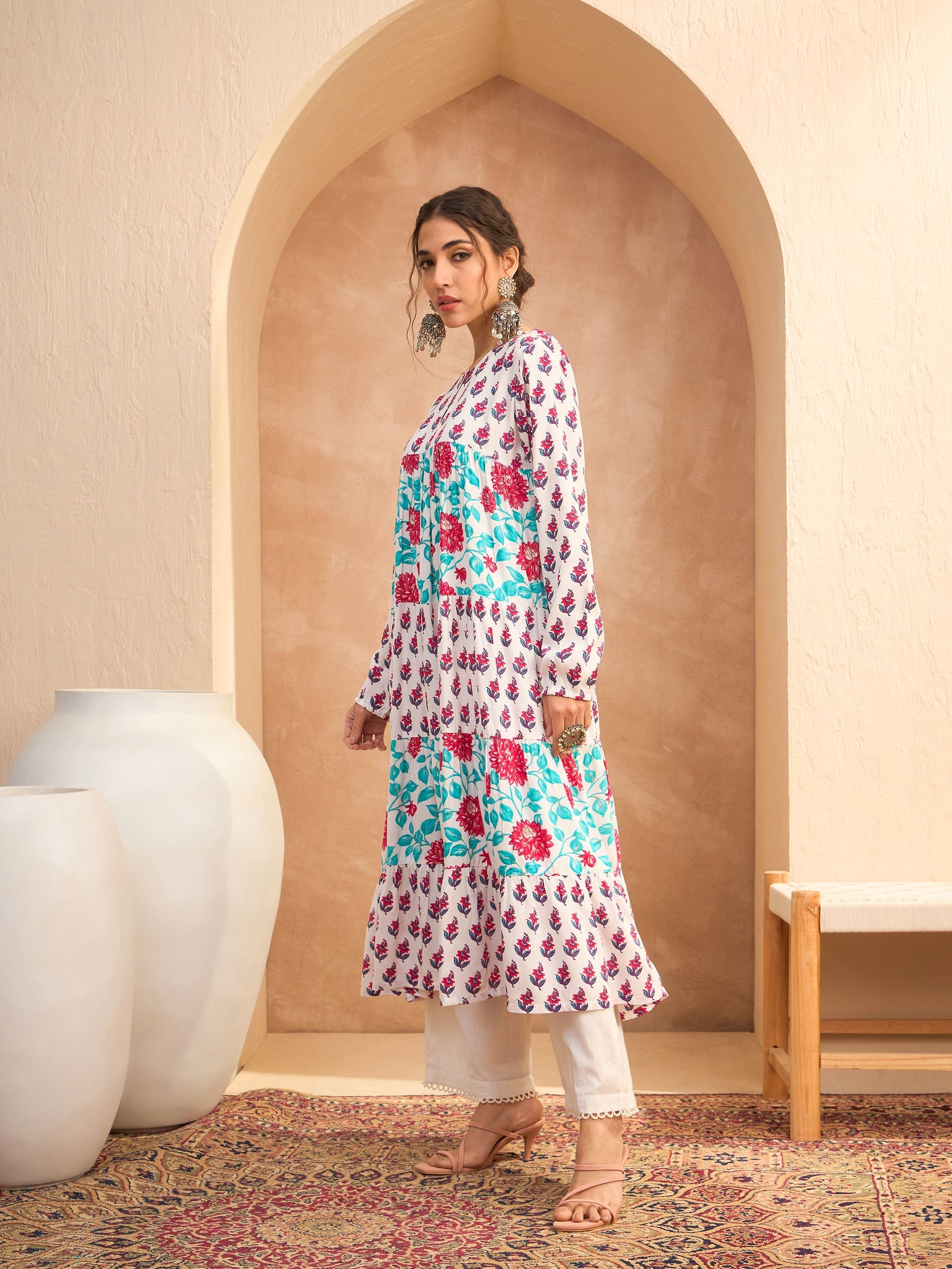 Women's White Floral Tiered Kurta-SHAE