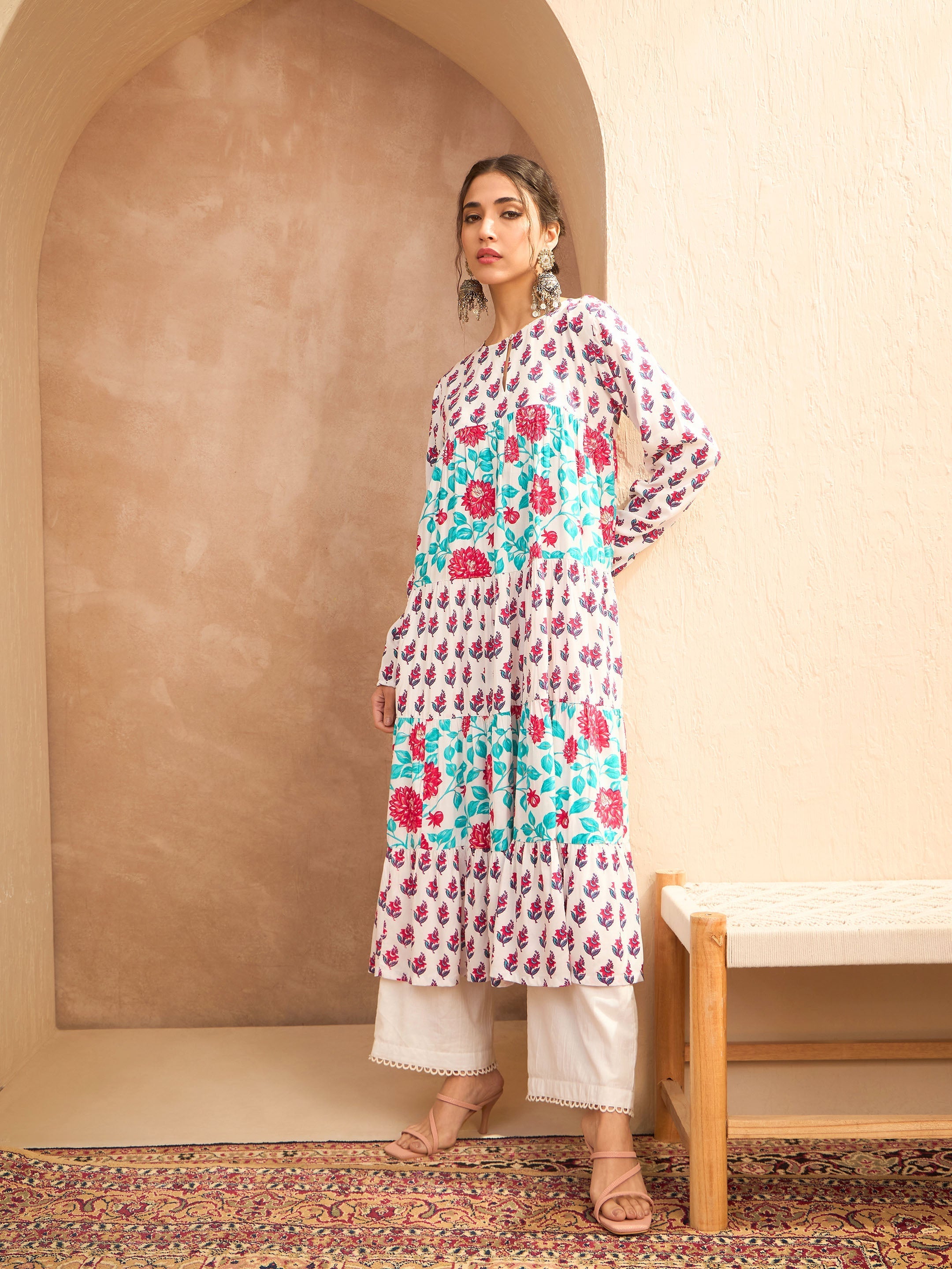 Women's White Floral Tiered Kurta-SHAE