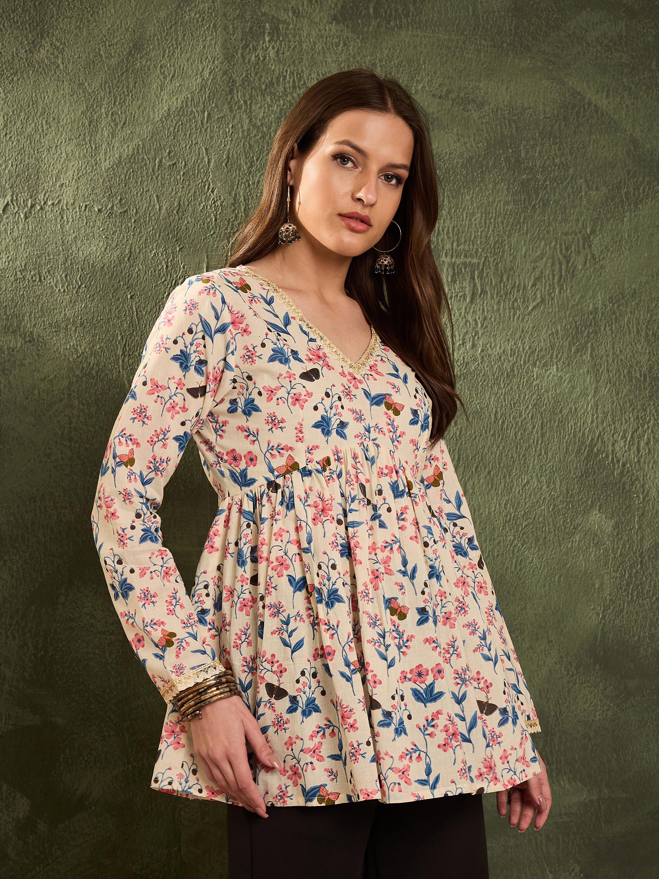 Women's Off White Floral V Neck Full Sleeves Peplum Kurti