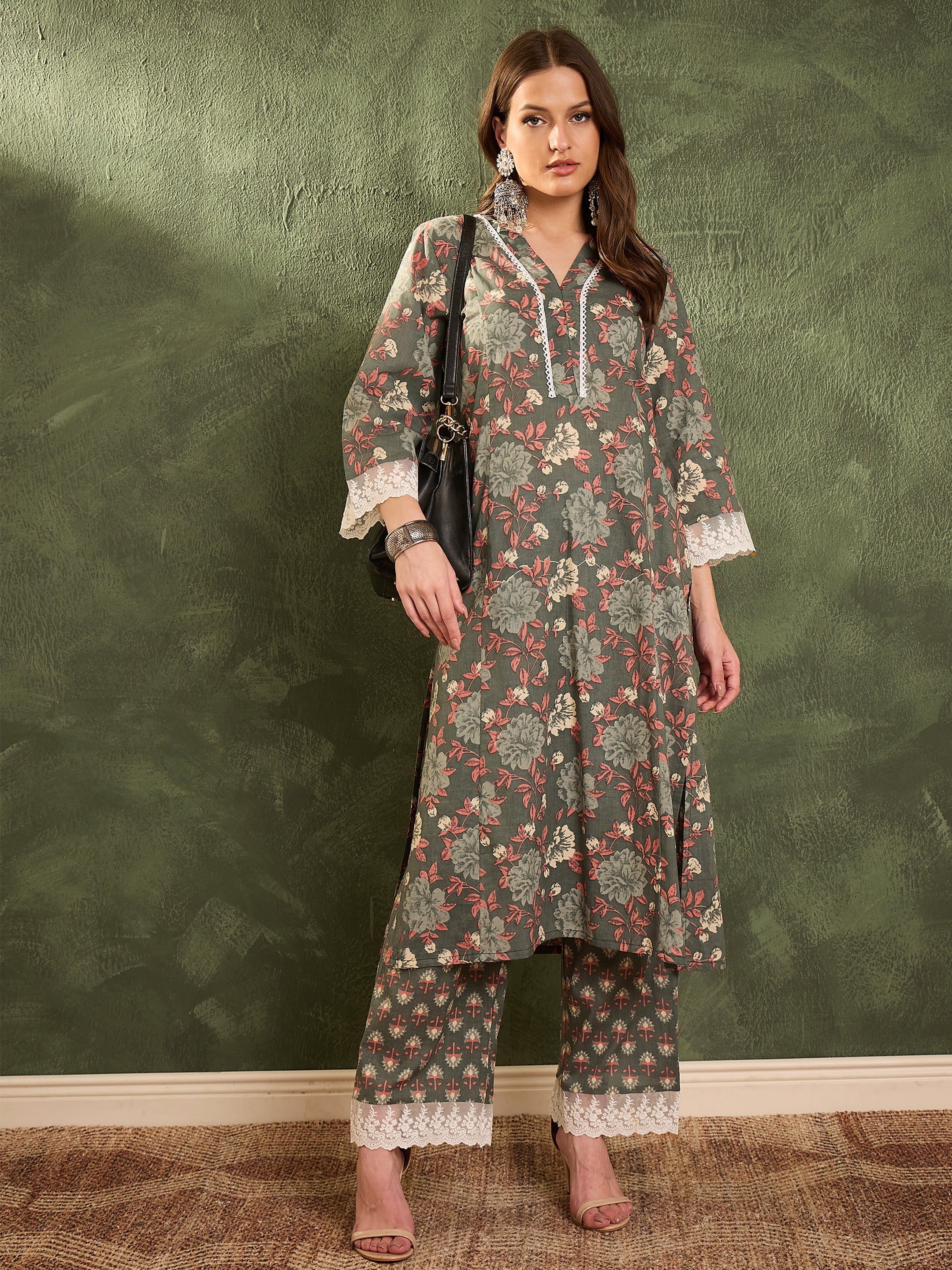 Women's Green Floral V Neck Lace kurta With Pants