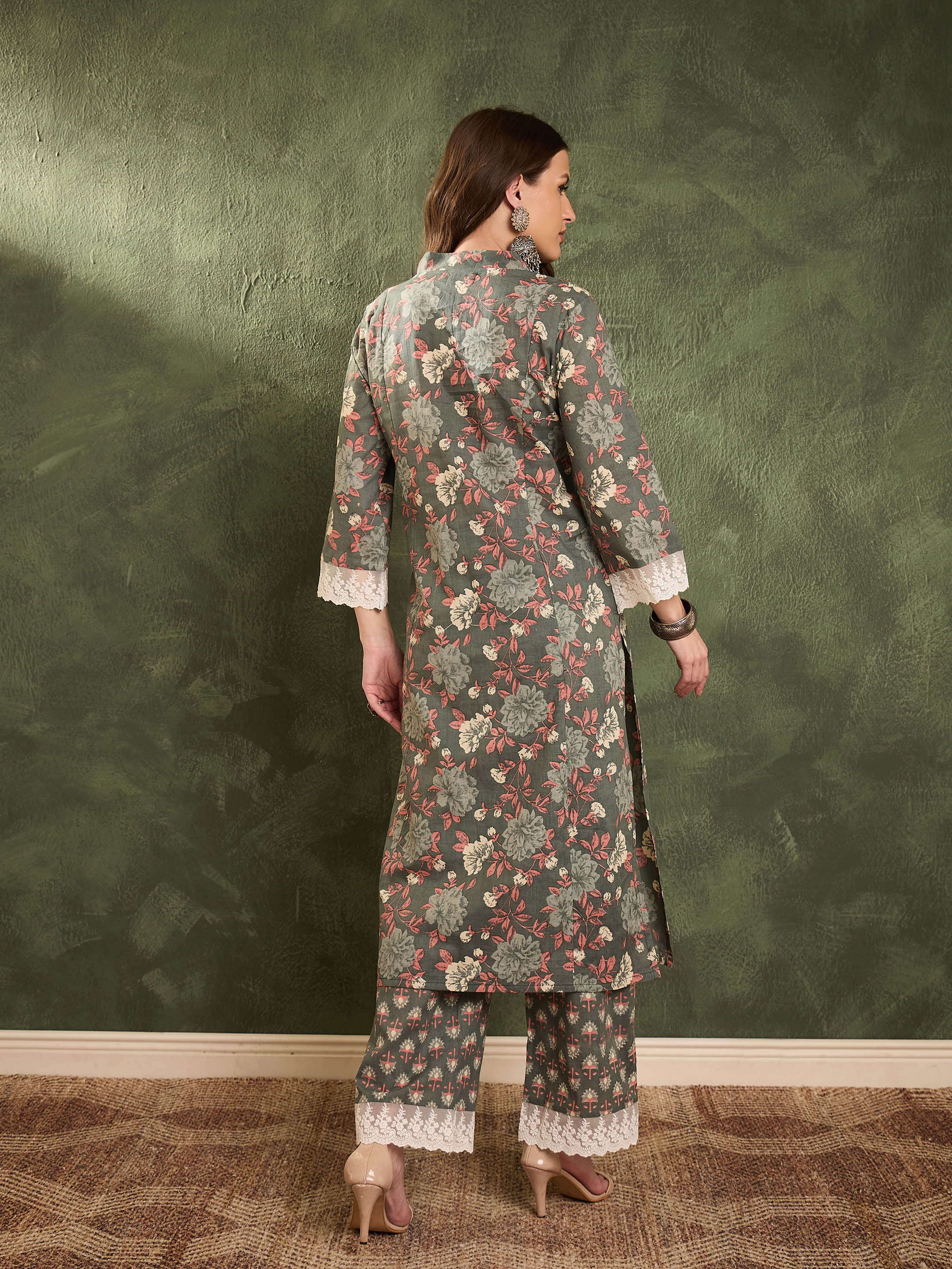 Women's Green Floral V Neck Lace kurta With Pants
