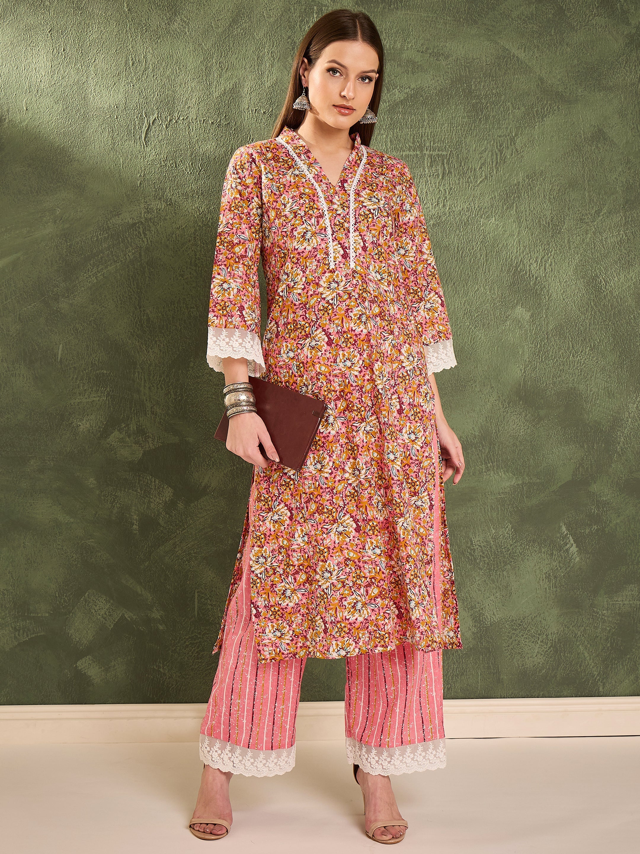 Women's Pink Floral V Neck Lace Kurta With Pants