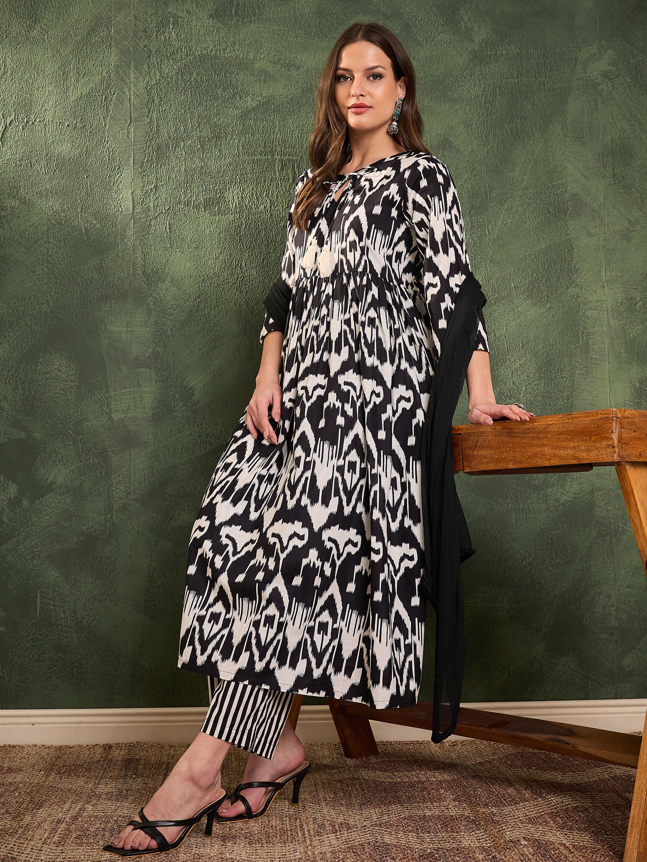 Women's Black Ikat Dori Gathered Kurta Set with Dupatta