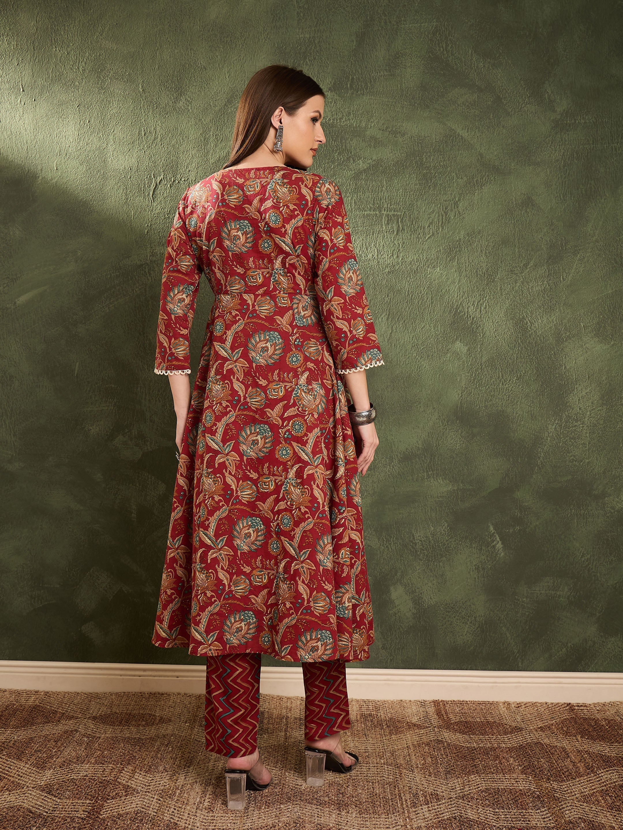 Women's Maroon Floral Button Pocket Kurta With Pants