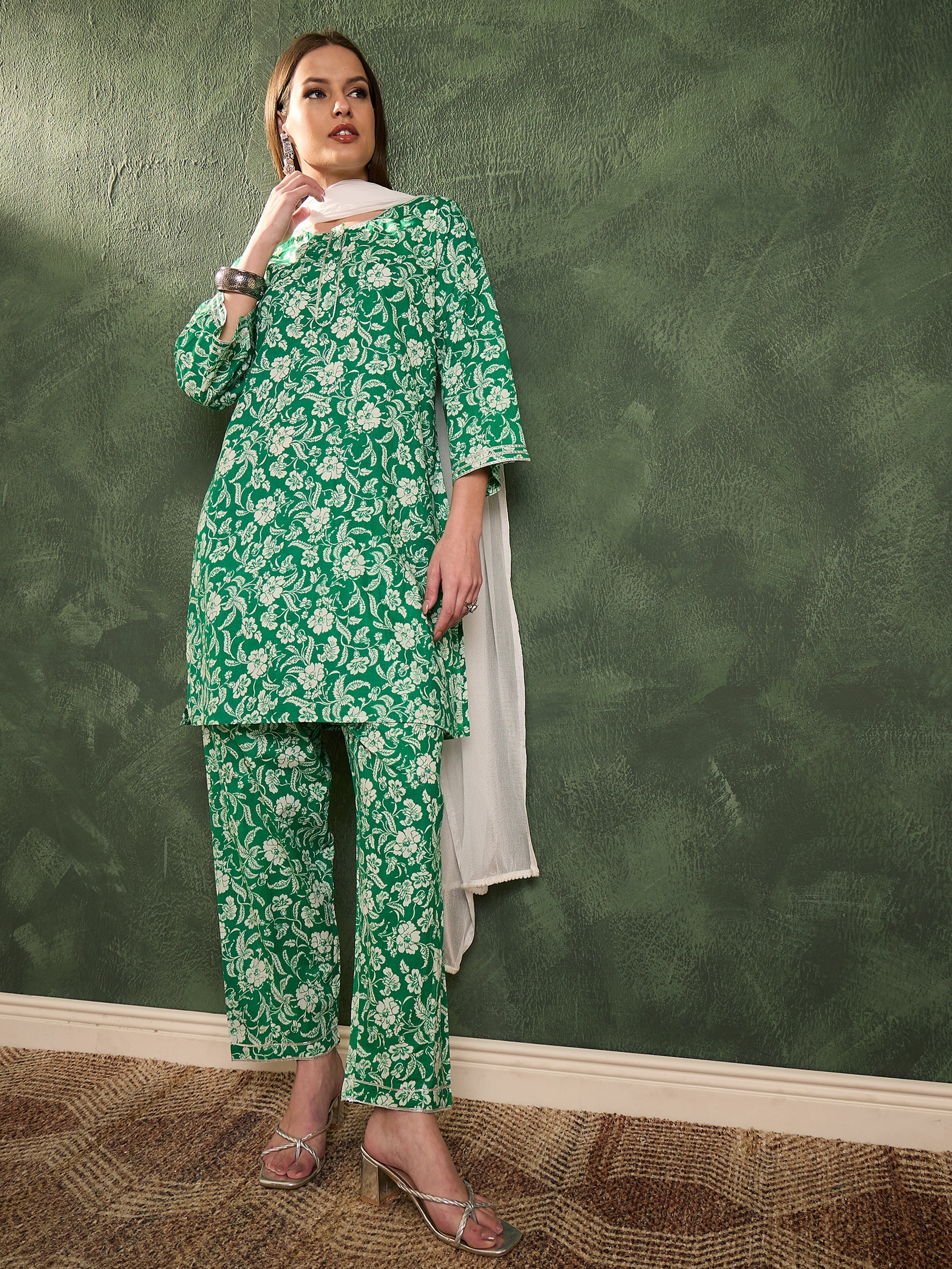 Women's Green Floral Lace Short Kurta With Salwar & Dupatta