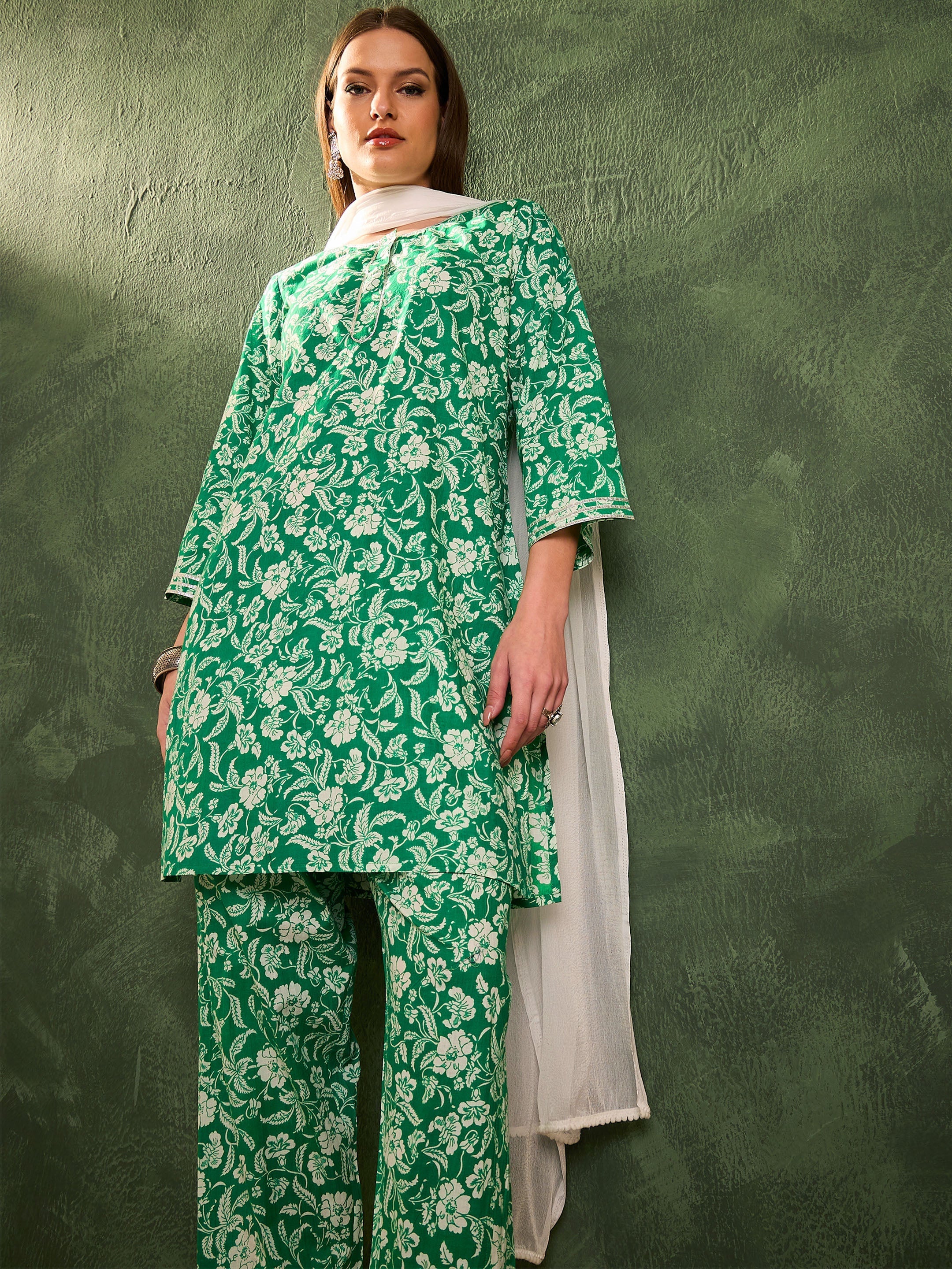 Women's Green Floral Lace Short Kurta With Salwar & Dupatta