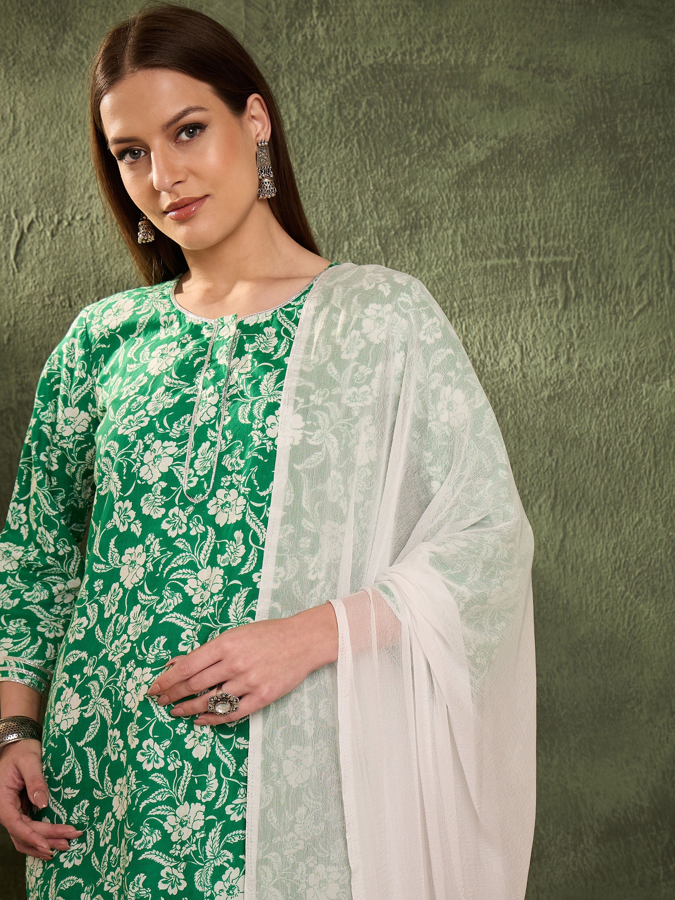 Women's Green Floral Lace Short Kurta With Salwar & Dupatta