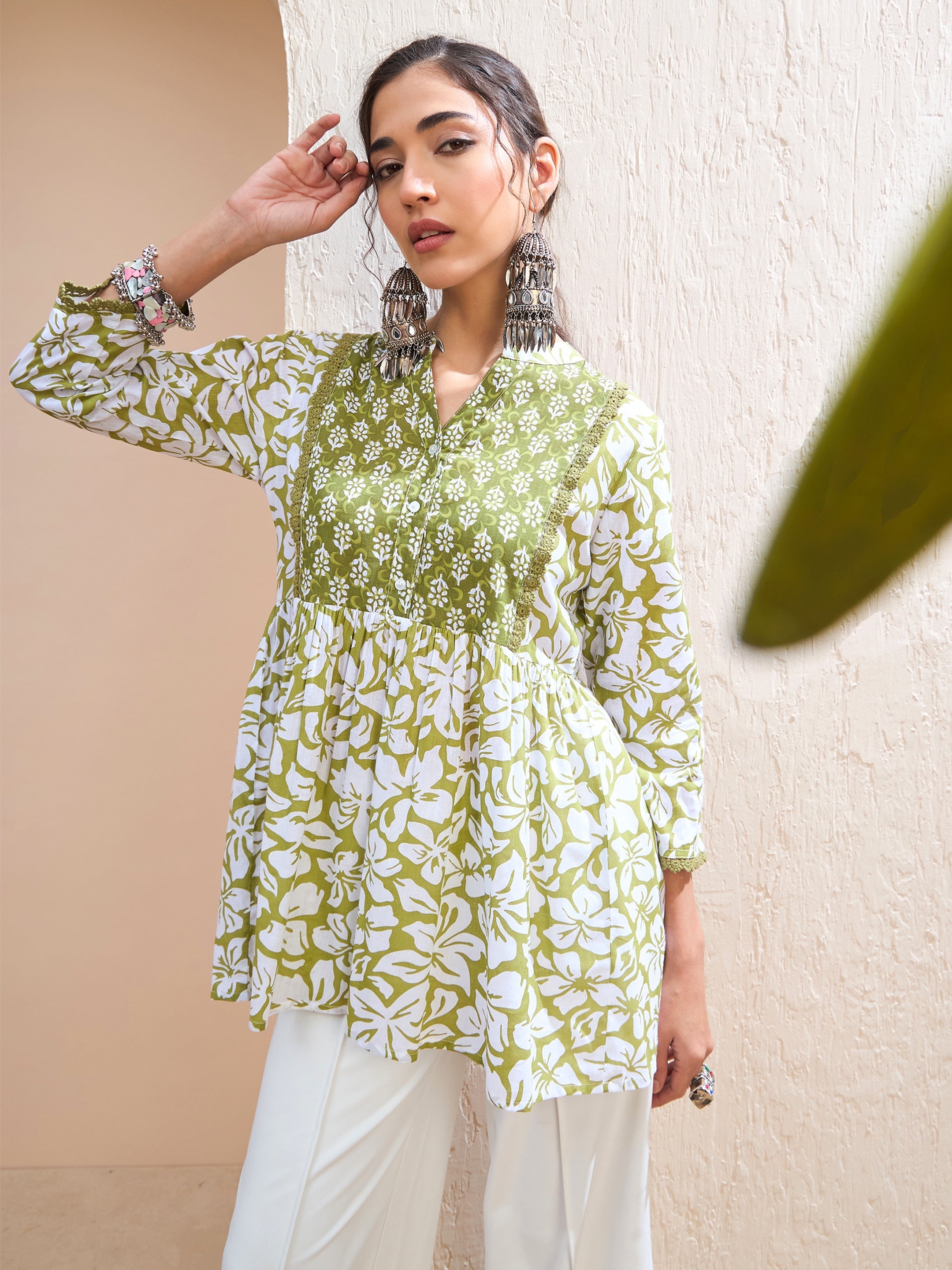 Women's Green Floral Cambric Front Yoke Peplum Kurti-SHAE