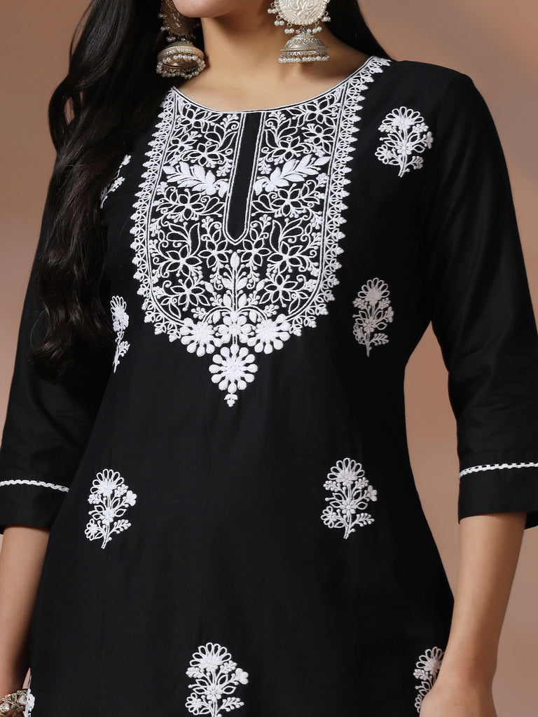 Color_Black