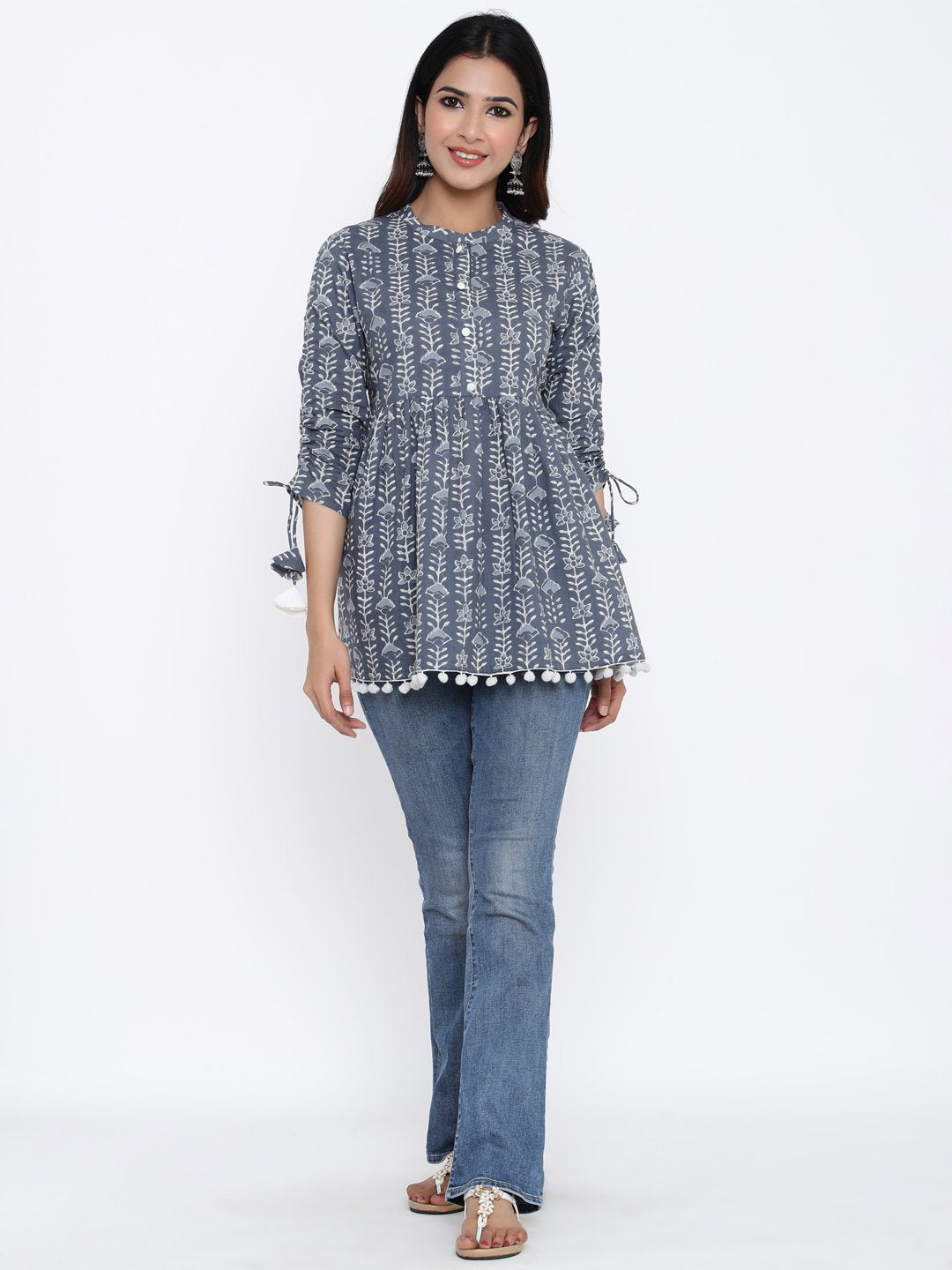 Women's Printed Cotton Fabric Short Tunic With Tie-Up Sleves Details In Grey Color