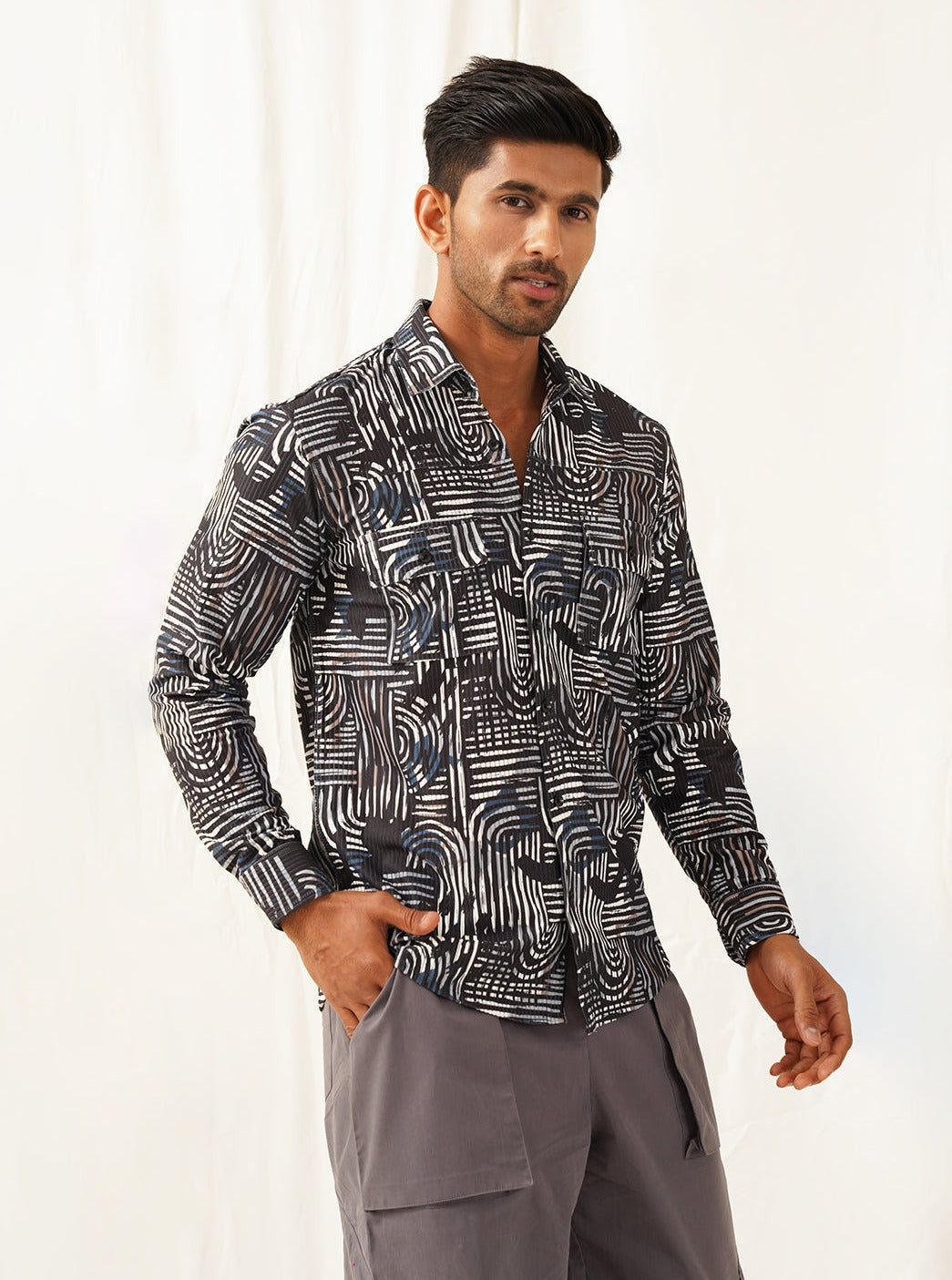 Men's Grey Printed Spread Collar Cotton Curved Casual Shirt - Taantav