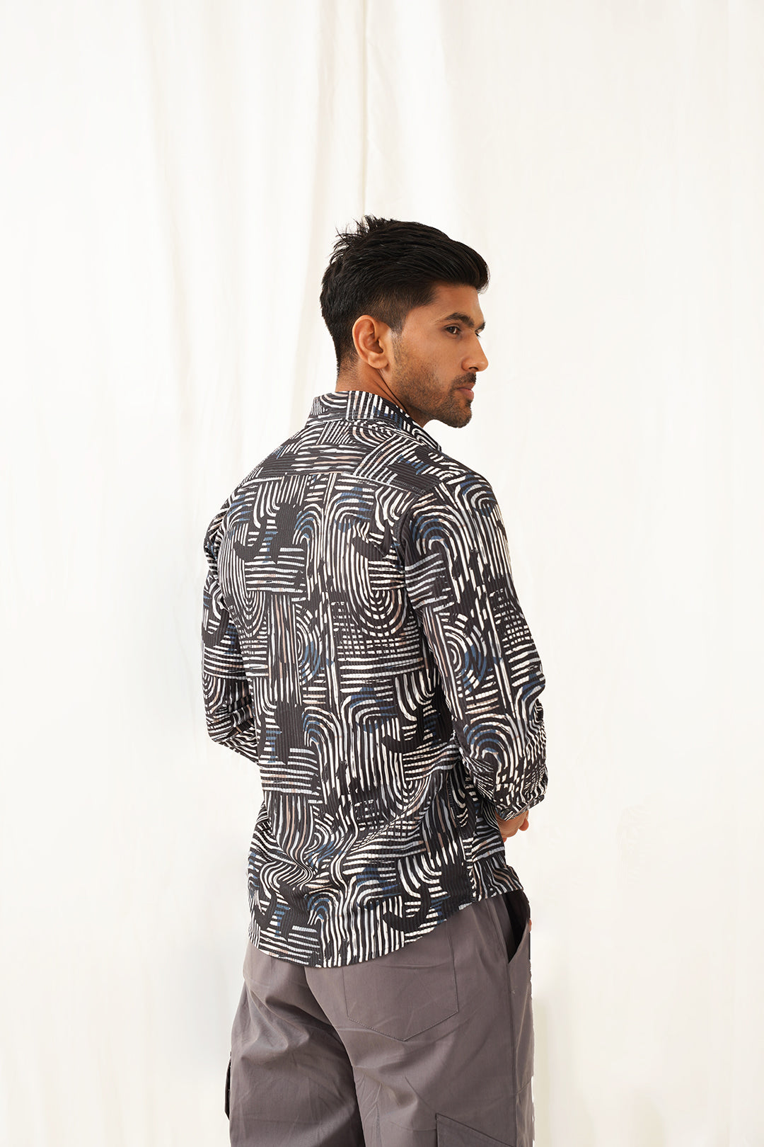 Men's Grey Printed Spread Collar Cotton Curved Casual Shirt - Taantav