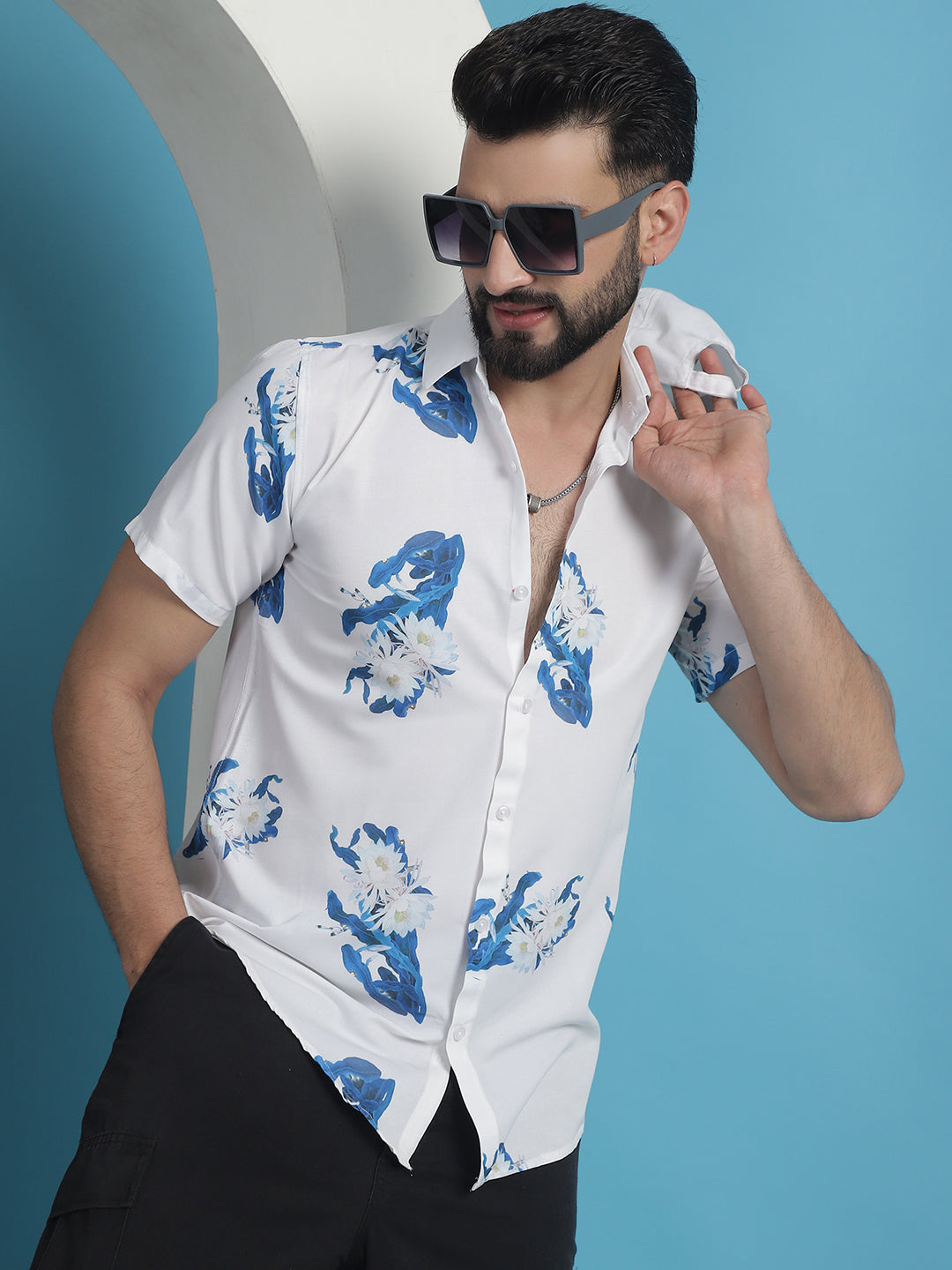 Men's Blue Floral Printed Cotton Casual Shirt - Taantav