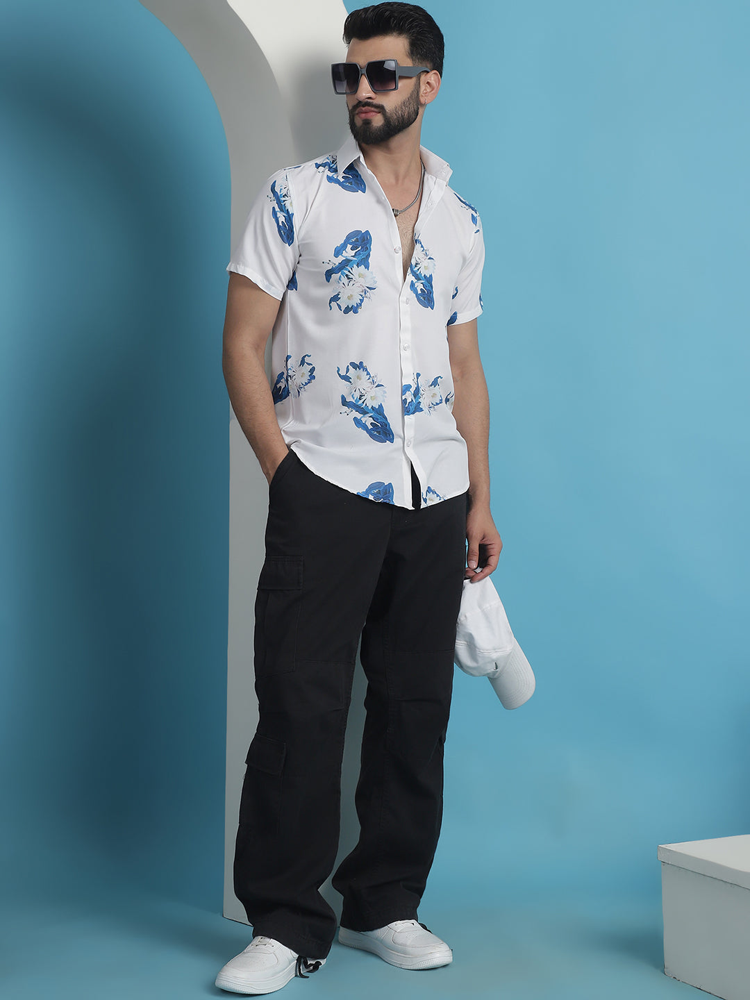 Men's Blue Floral Printed Cotton Casual Shirt - Taantav