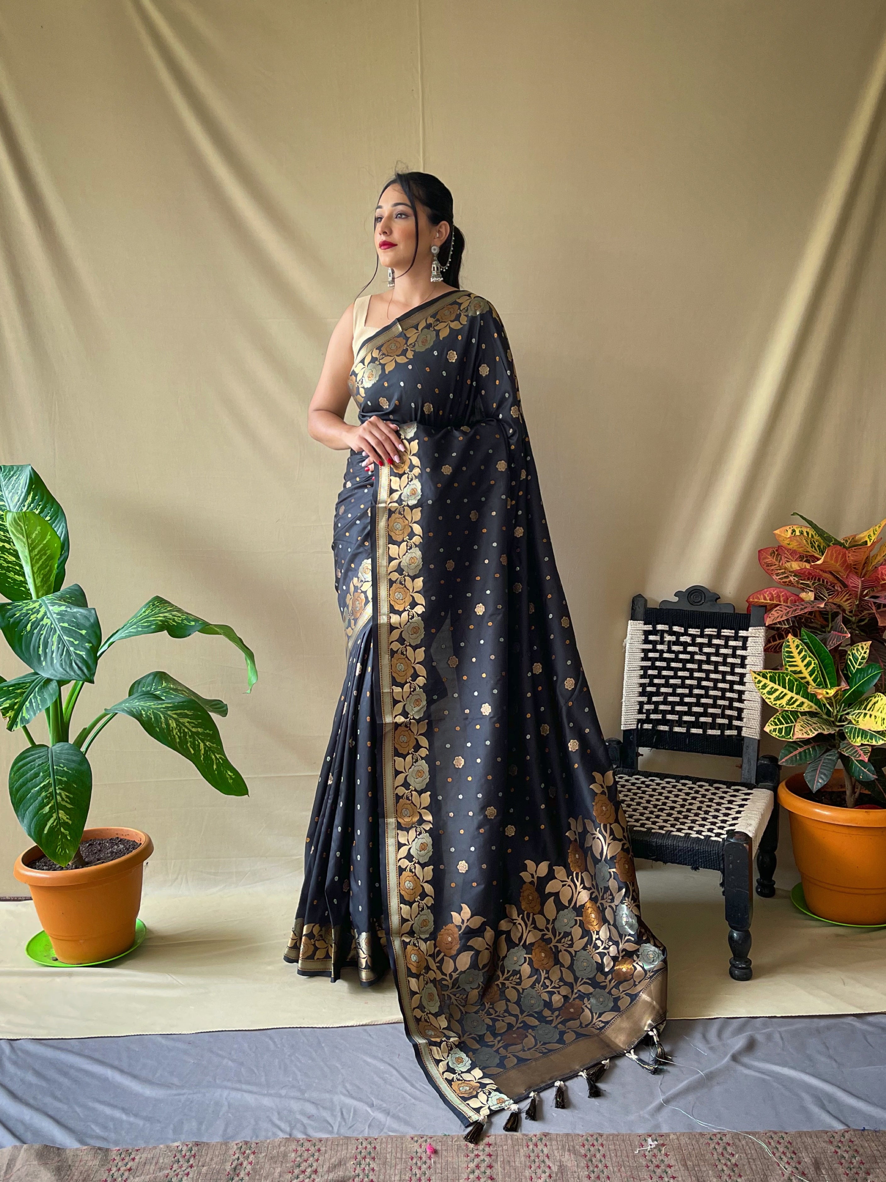 Women's Banarasi Silk Saree with Floral Woven Border and Pallu Black - TASARIKA