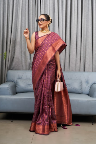 Women's Lavender Banarasi Silk Copper Zari Woven Saree - TASARIKA