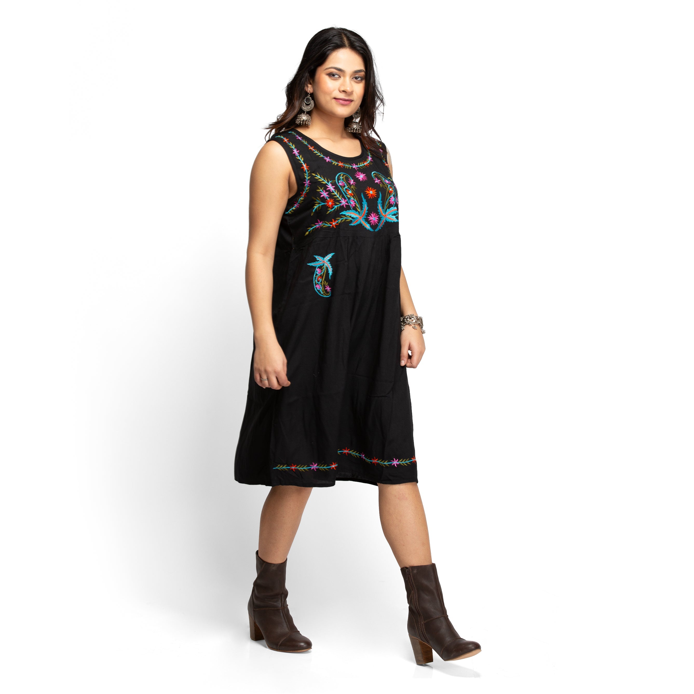 Women's Women's embroidered dress - Taantav