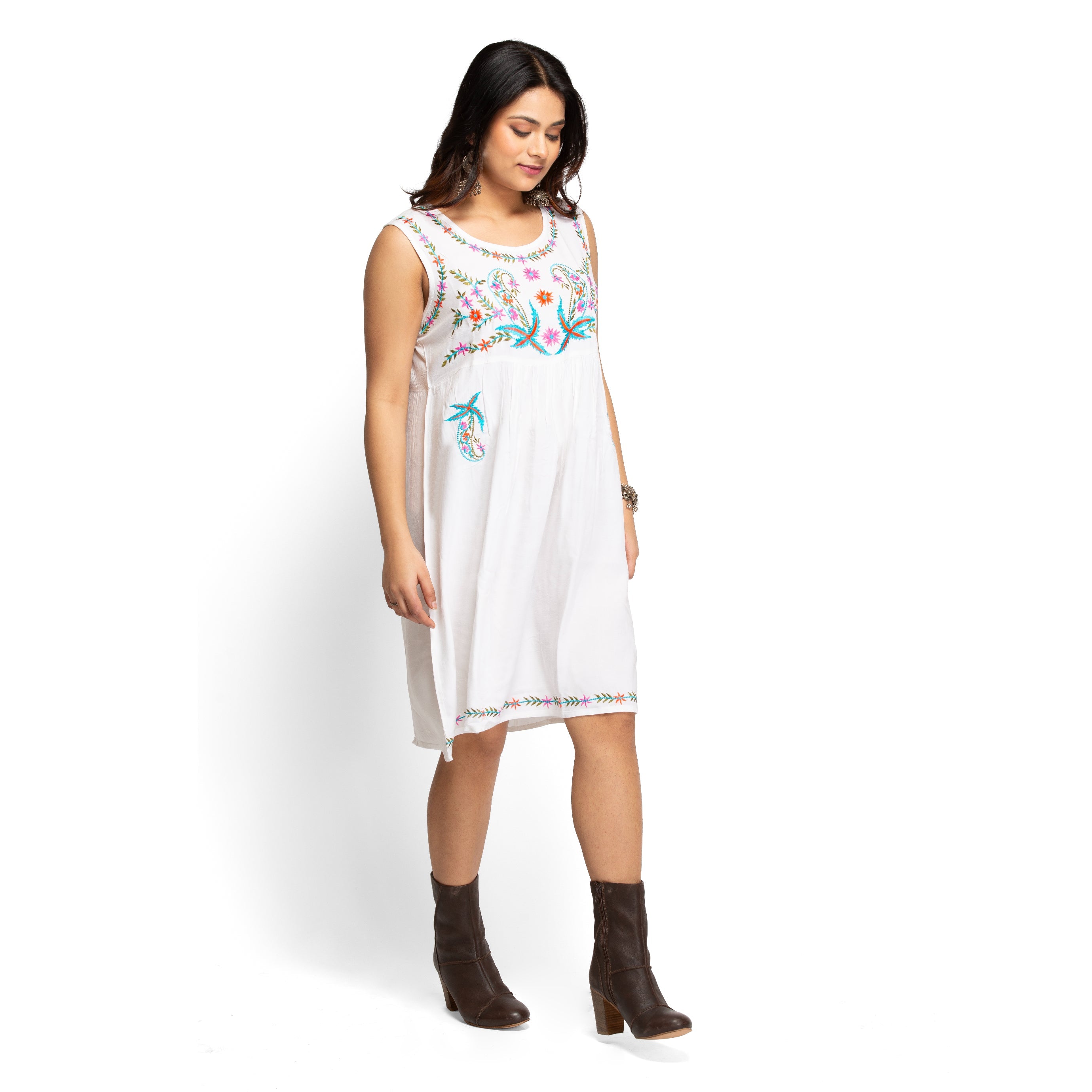 Women's Women's embroidered dress - Taantav