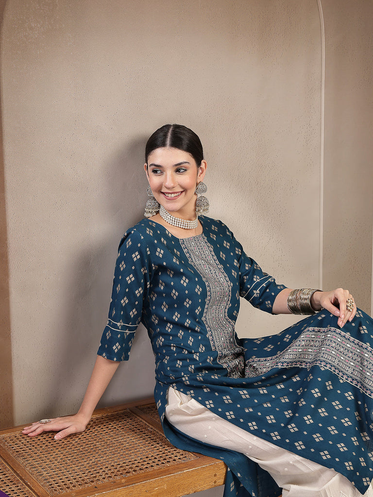 Women's Teal Solid Embroidered Rayon Straight Kurta