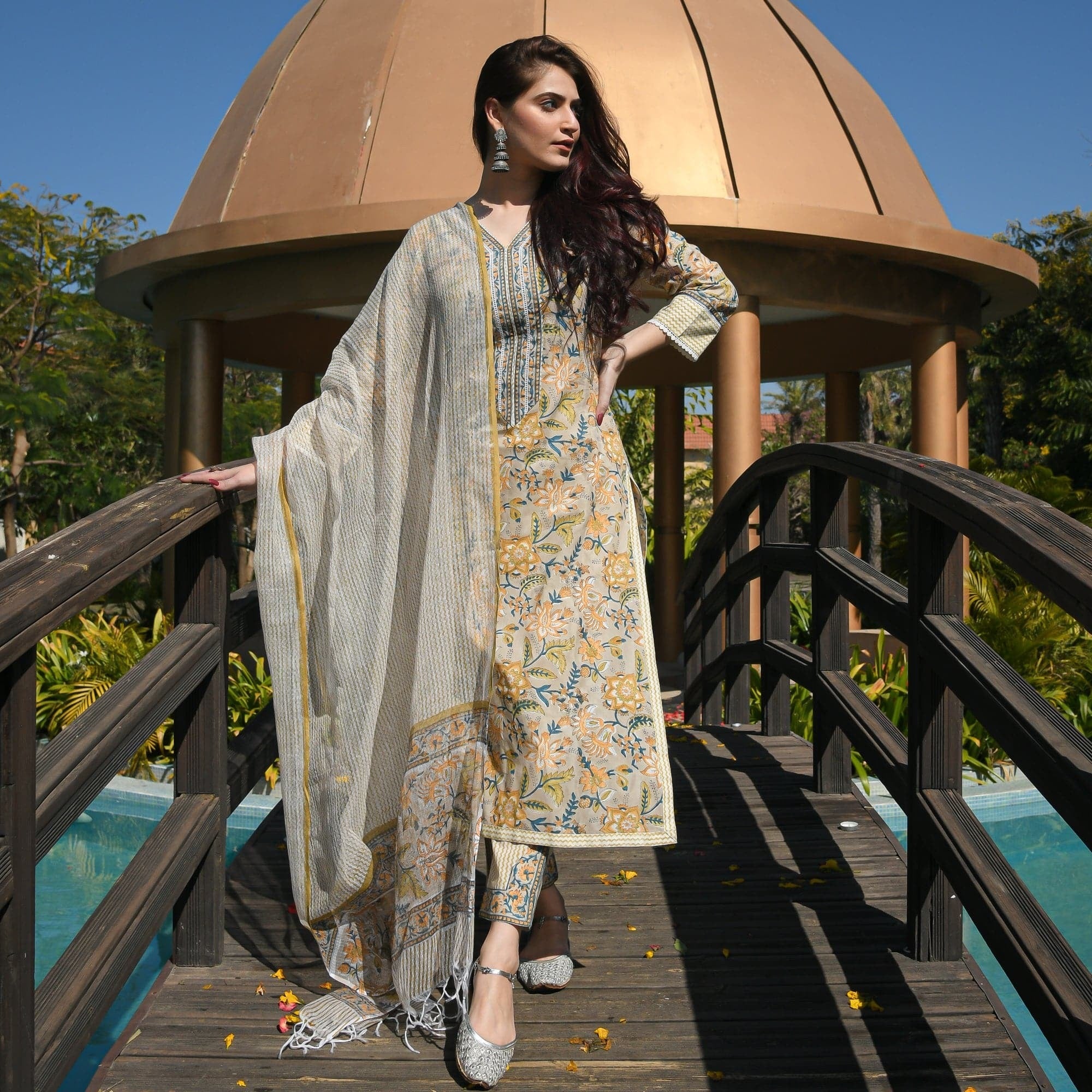 Women's Grey Flower Print Cotton Kurta Set Collection