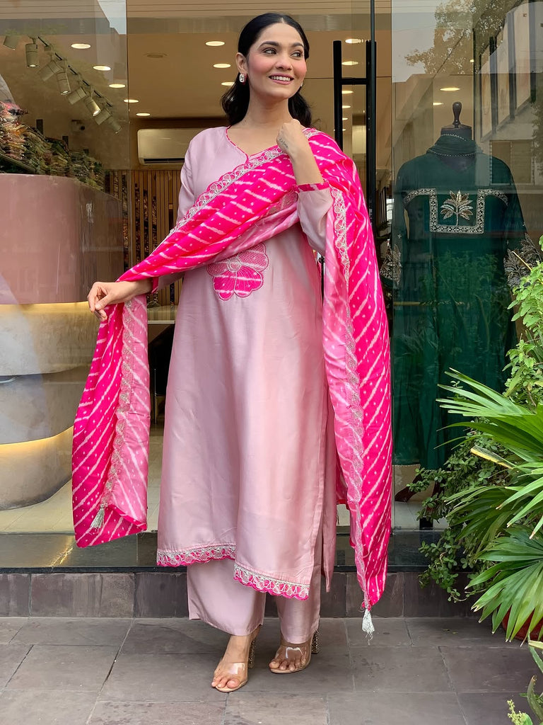 Women's Lavendor Embroidered Kurta With Pant And Duppata Set