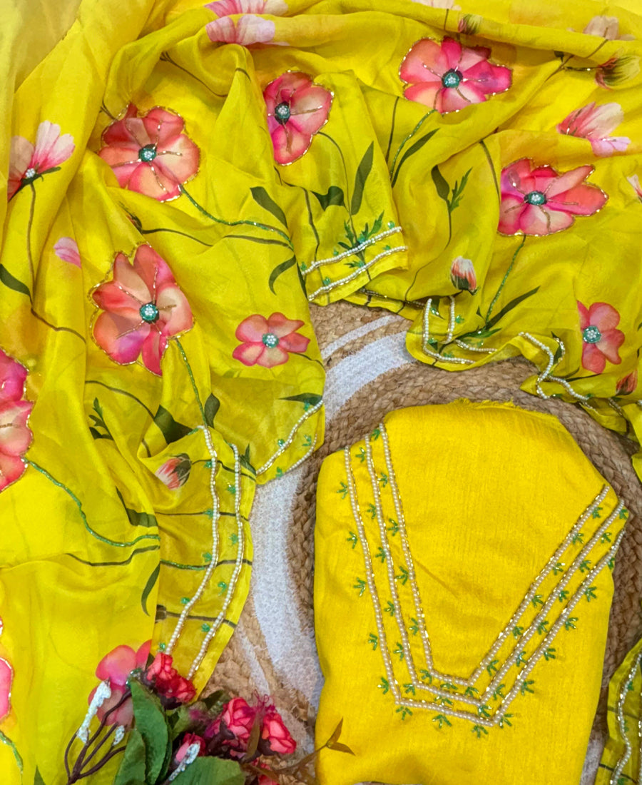Color_YELLOW