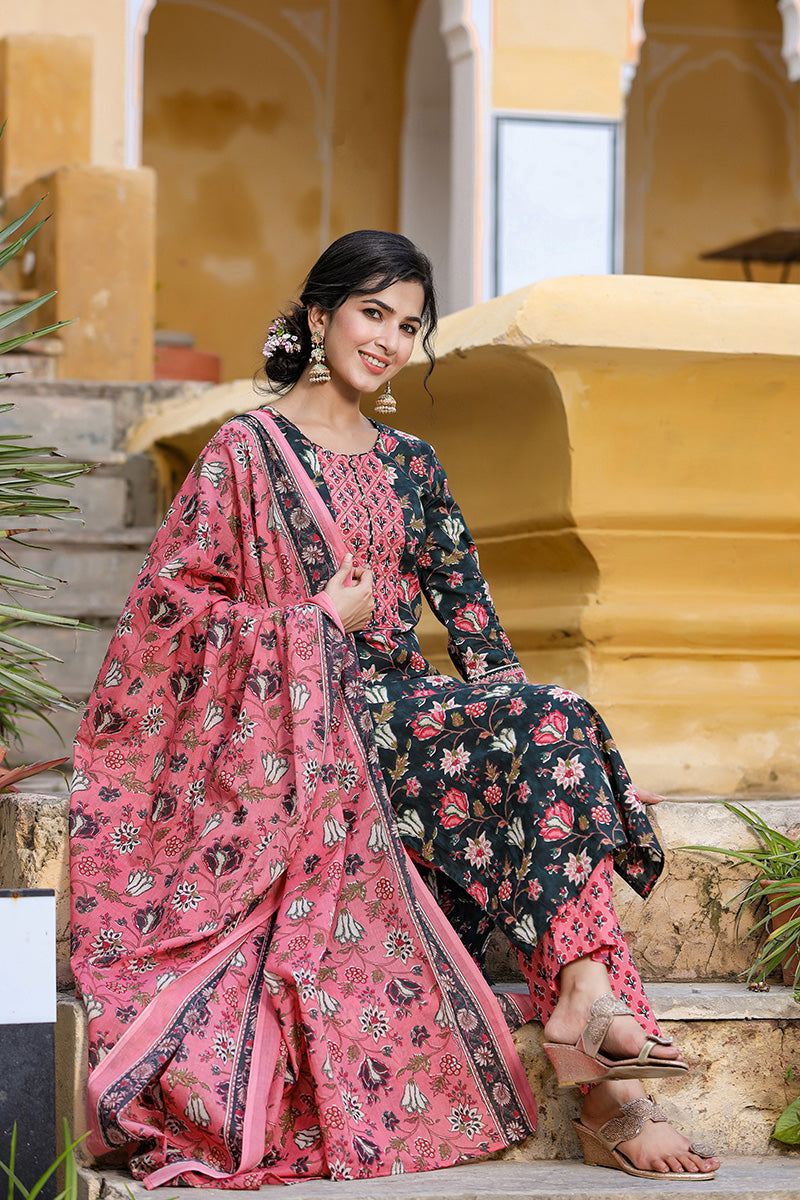 Women's Cotton Blend Printed Kurta Pant Dupatta Set
