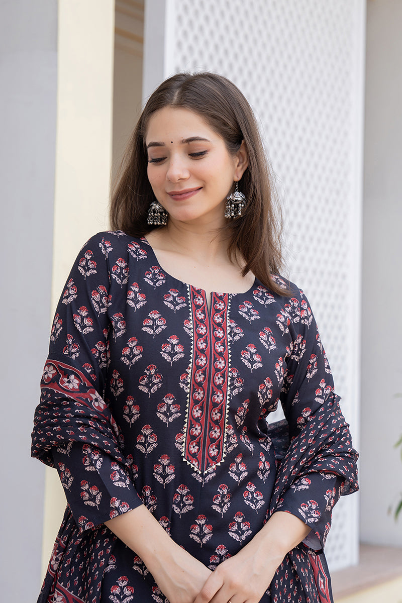 Women's Black Rayon Blend Floral Printed Straight Kurta Trouser With Dupatta
