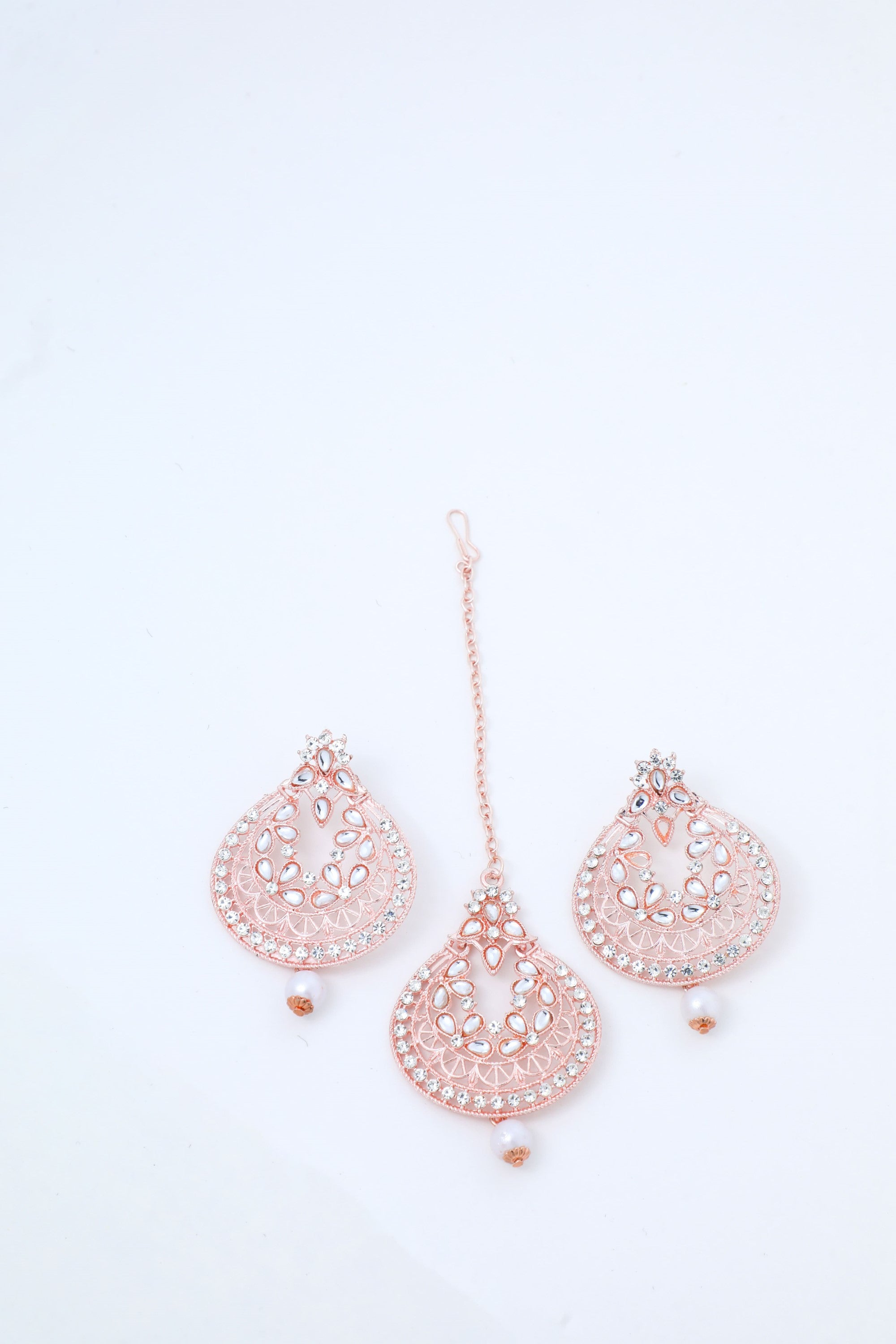 Women's Gold Plated With White Pearl And Stone Studded Earring With Mang Tikka Set