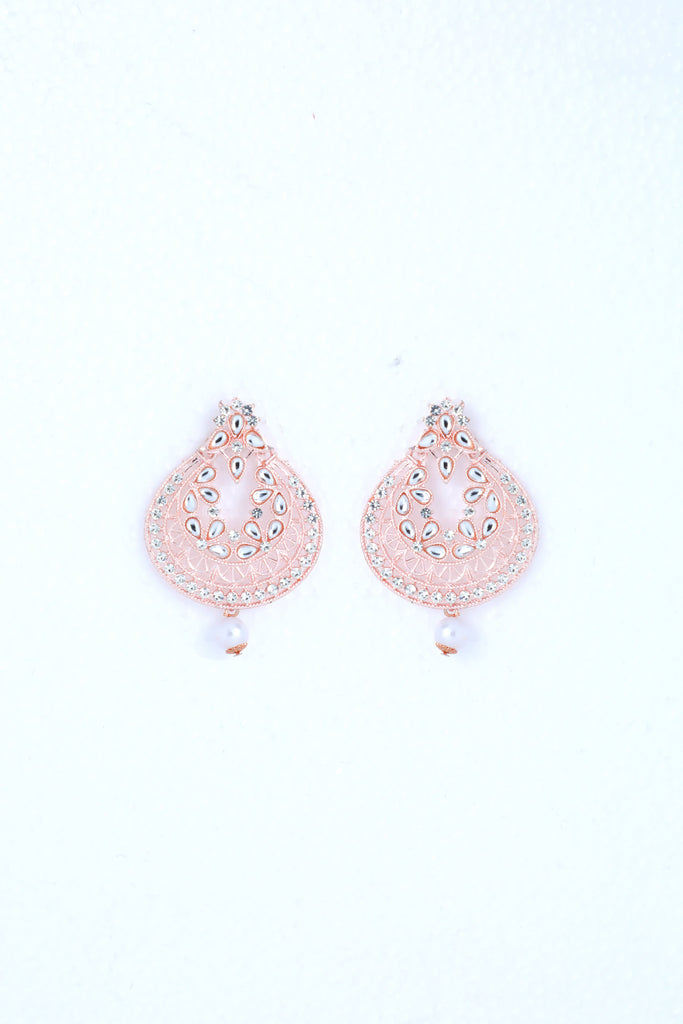 Women's Gold Plated With White Pearl And Stone Studded Earring With Mang Tikka Set